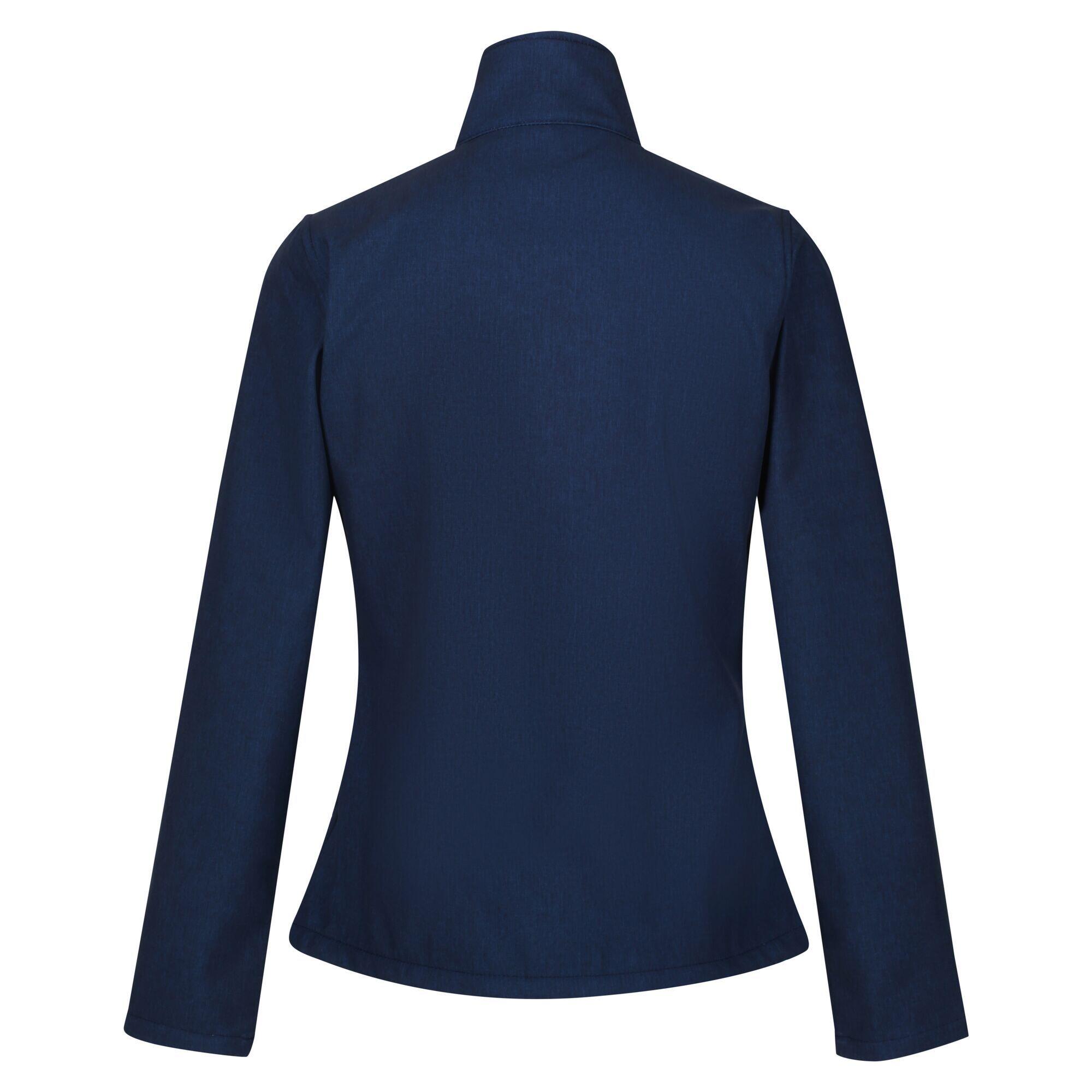 De Connie V softshell wandeljas voor dames