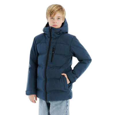 Kinder ski-jas protest tumber