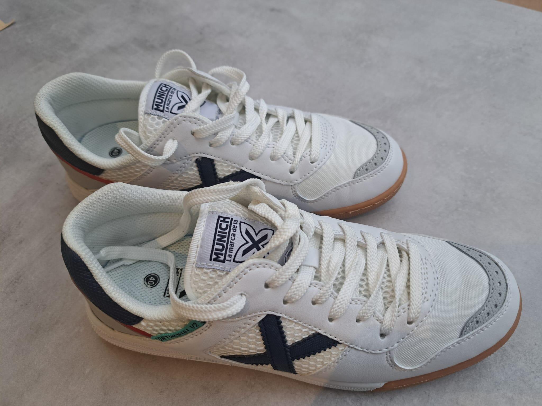 Entre Particuliers - Chaussures MUNICH taille 40 2/5