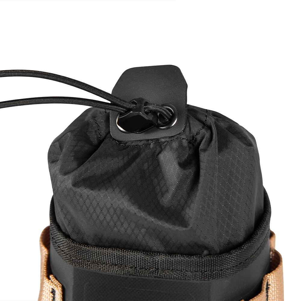 Refuel Wasserdichte Flaschenhalter-Tasche (1.2L) für Gravel- und Mountainbikes 5/7
