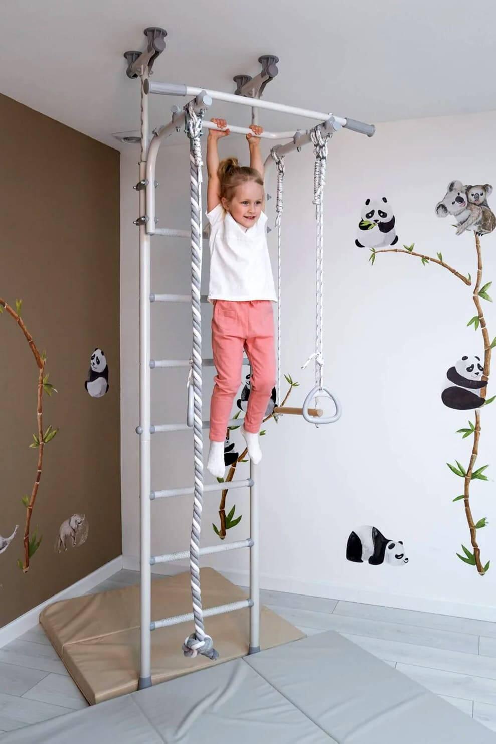 Espalier Kometa-5 con barra de dominadas 7/7