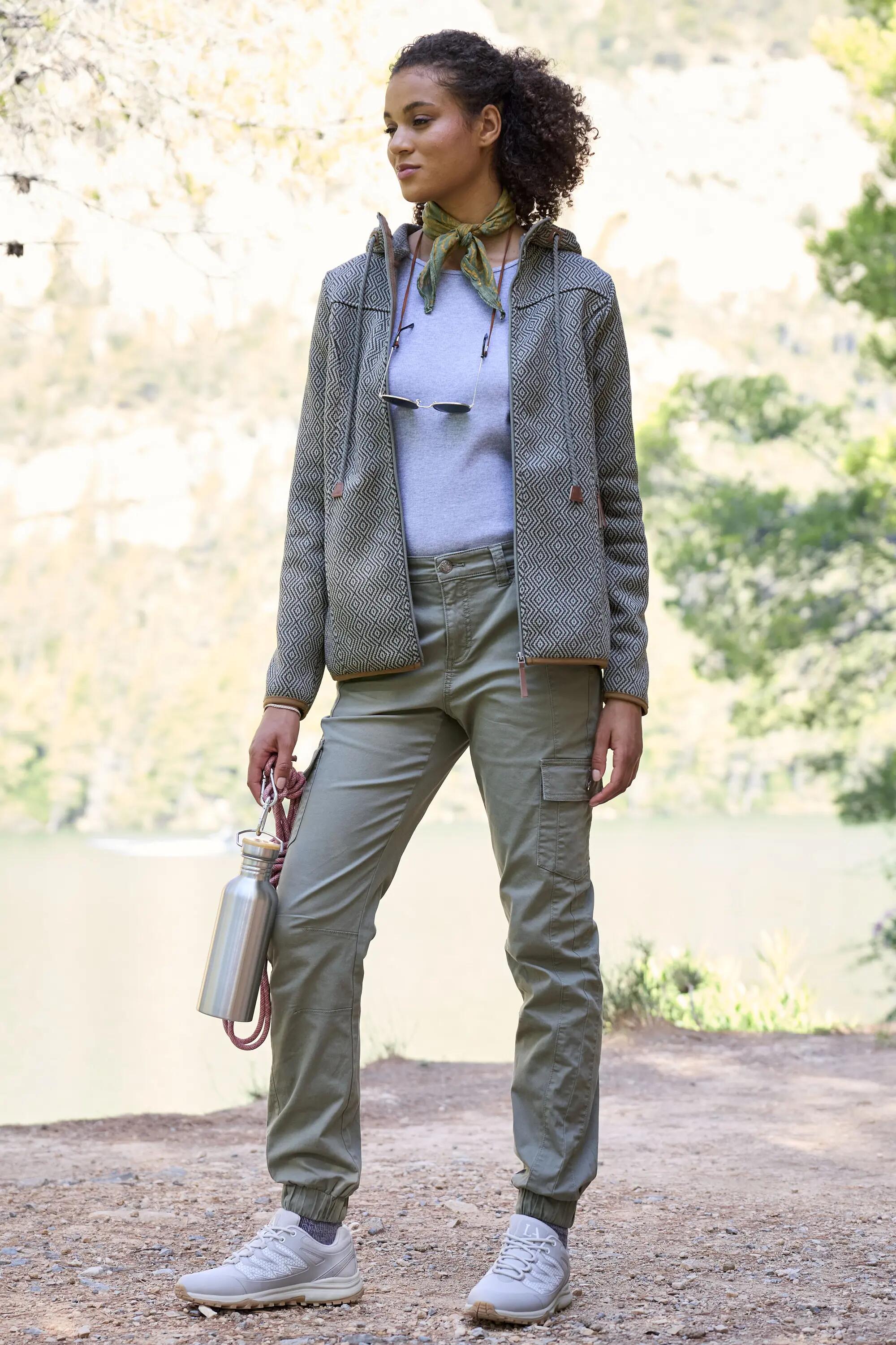 khakibeige / khaki