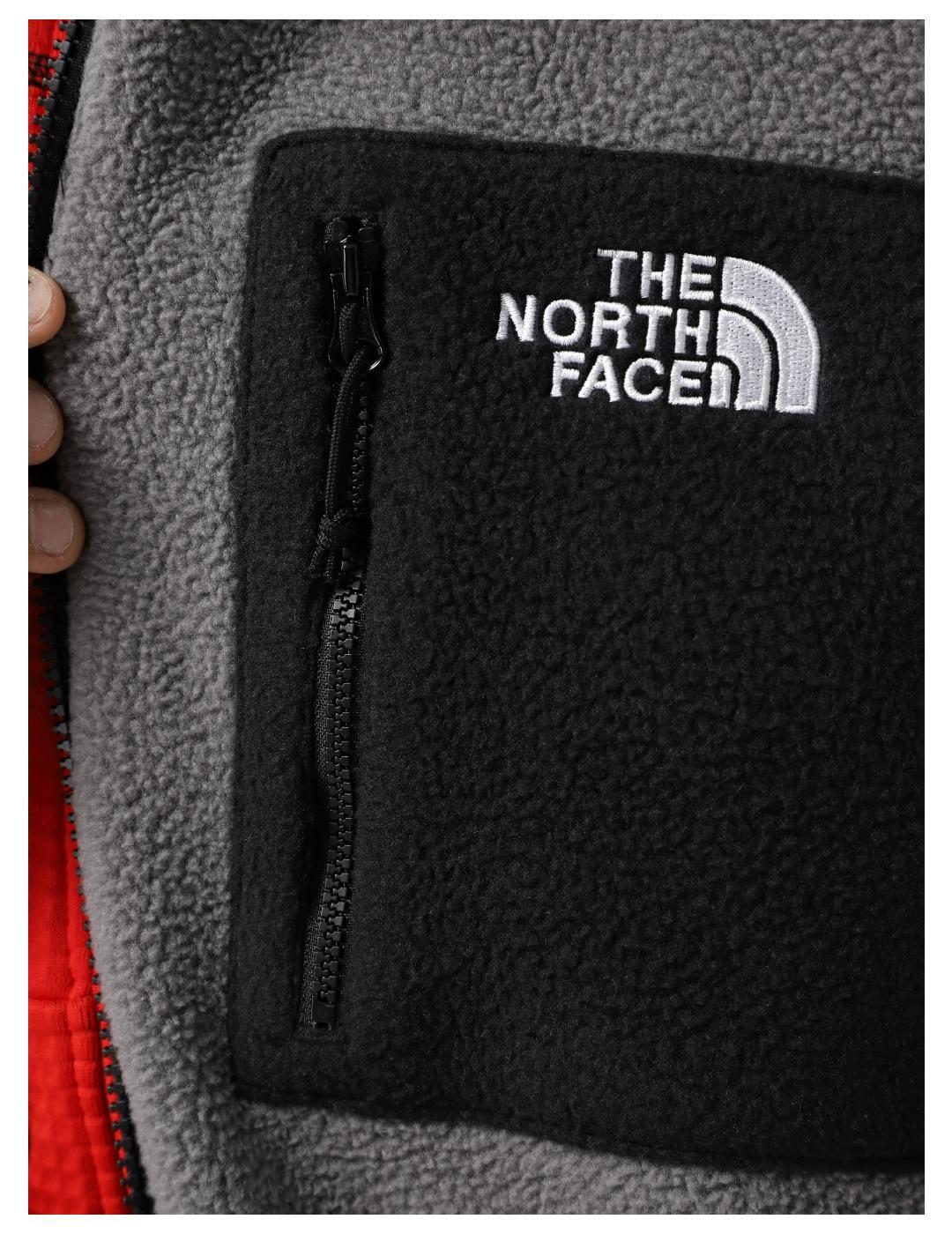 Giacca da uomo The North Face Yumiori nera. 5/7