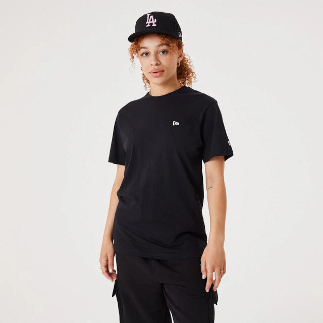 T-shirt New Era Essentials 2/7