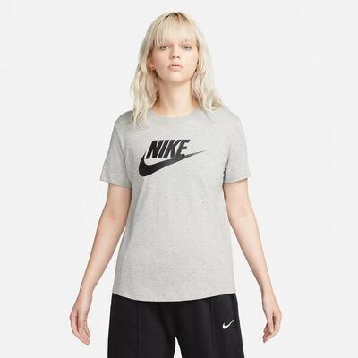 T-shirt Donna Nike Sportswear Club Essentials nero
