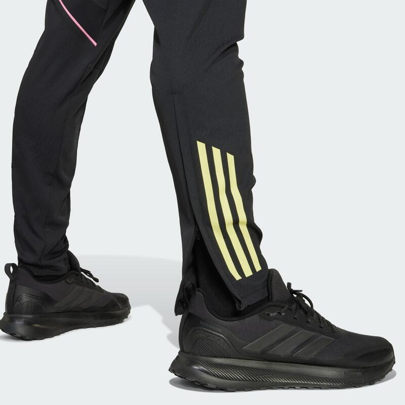 Pantaloni Juventus Tiro 25 Competition Presentation