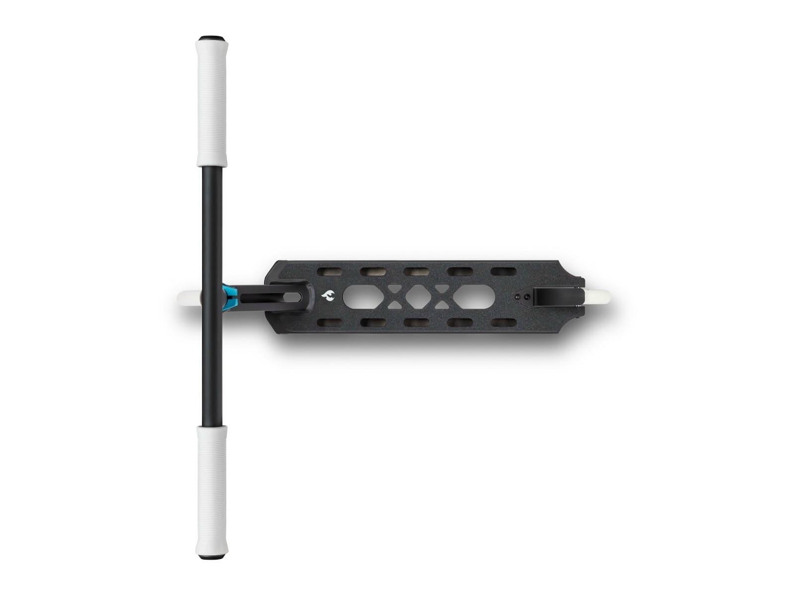 Chilli Pro Scooter Ventus M - Black/White 2/7