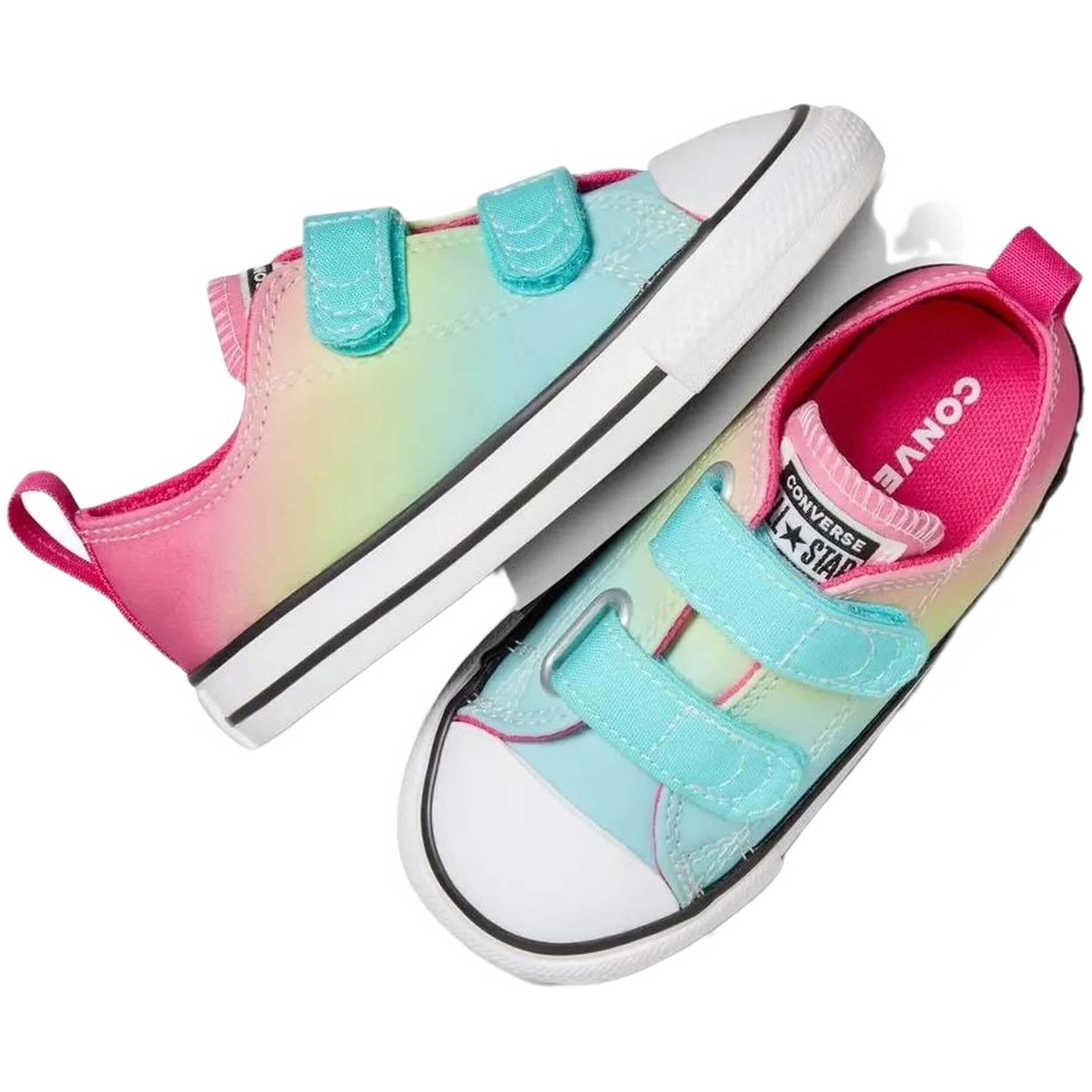 Baskets Converse modèle A07423C pour filles 2/4