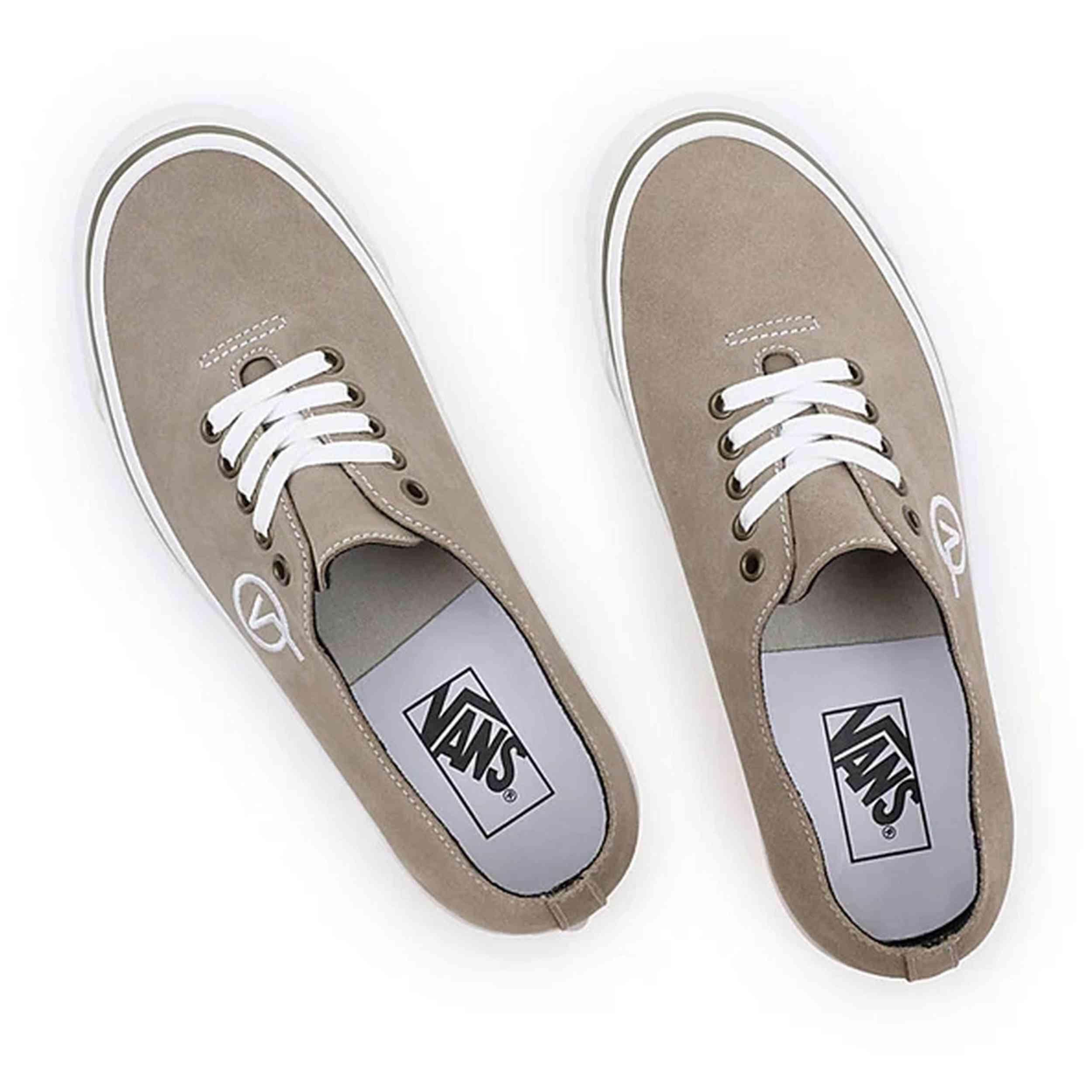 Sapatilhas Vans modelo 48650716905811 para homem 3/4