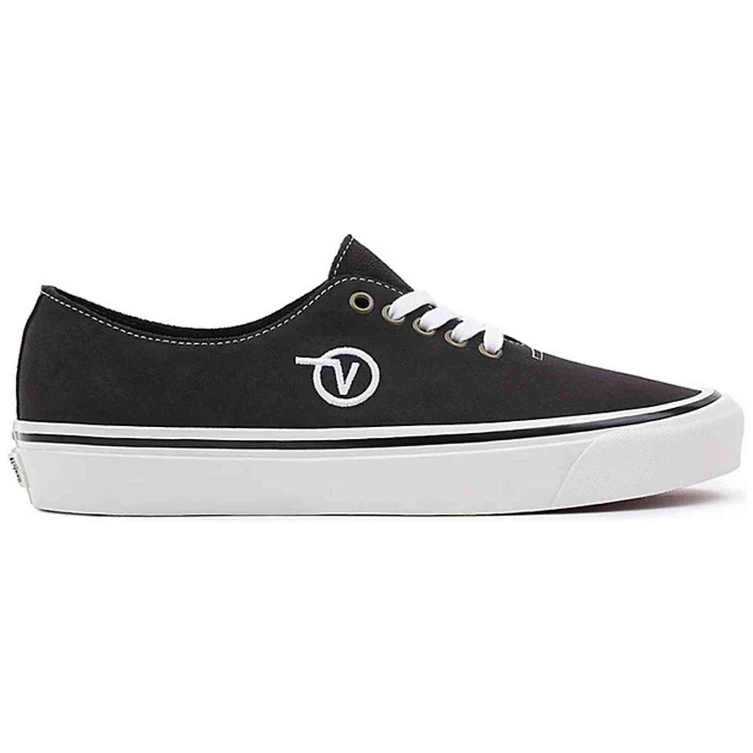 Baskets Vans modèle 48650159980883 pour homme 1/3