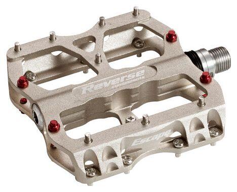 Paar Reverse Escape Pedale in Metallic Beige