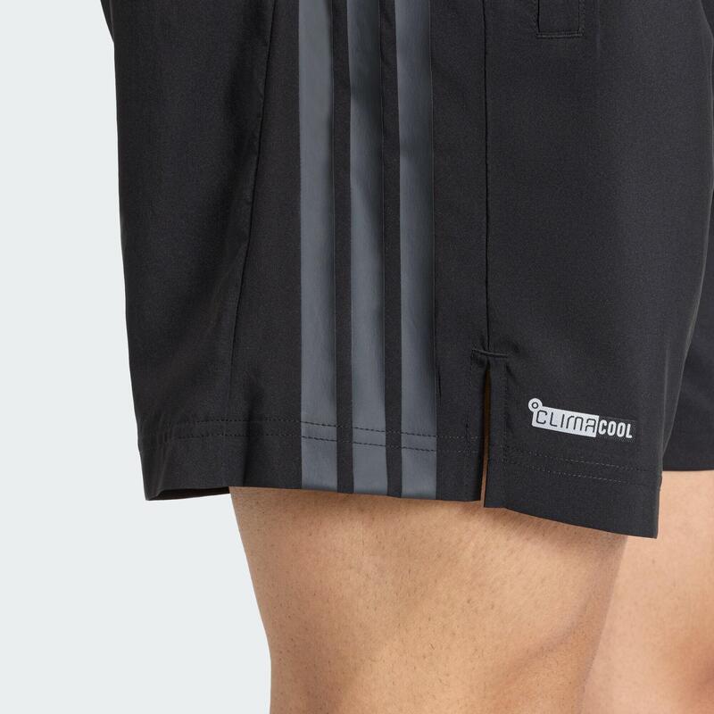Pantaloni scurți de antrenament cu 3 dungi Tech Essentials