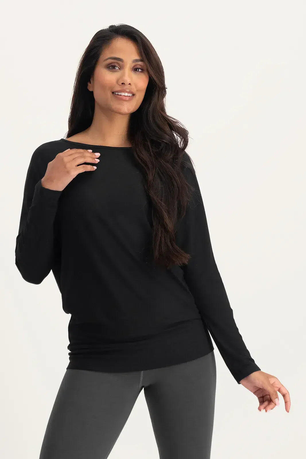 Chemise de Yoga à manches longues Budhi, manche chauve-souris - Noir Onyx 1/5