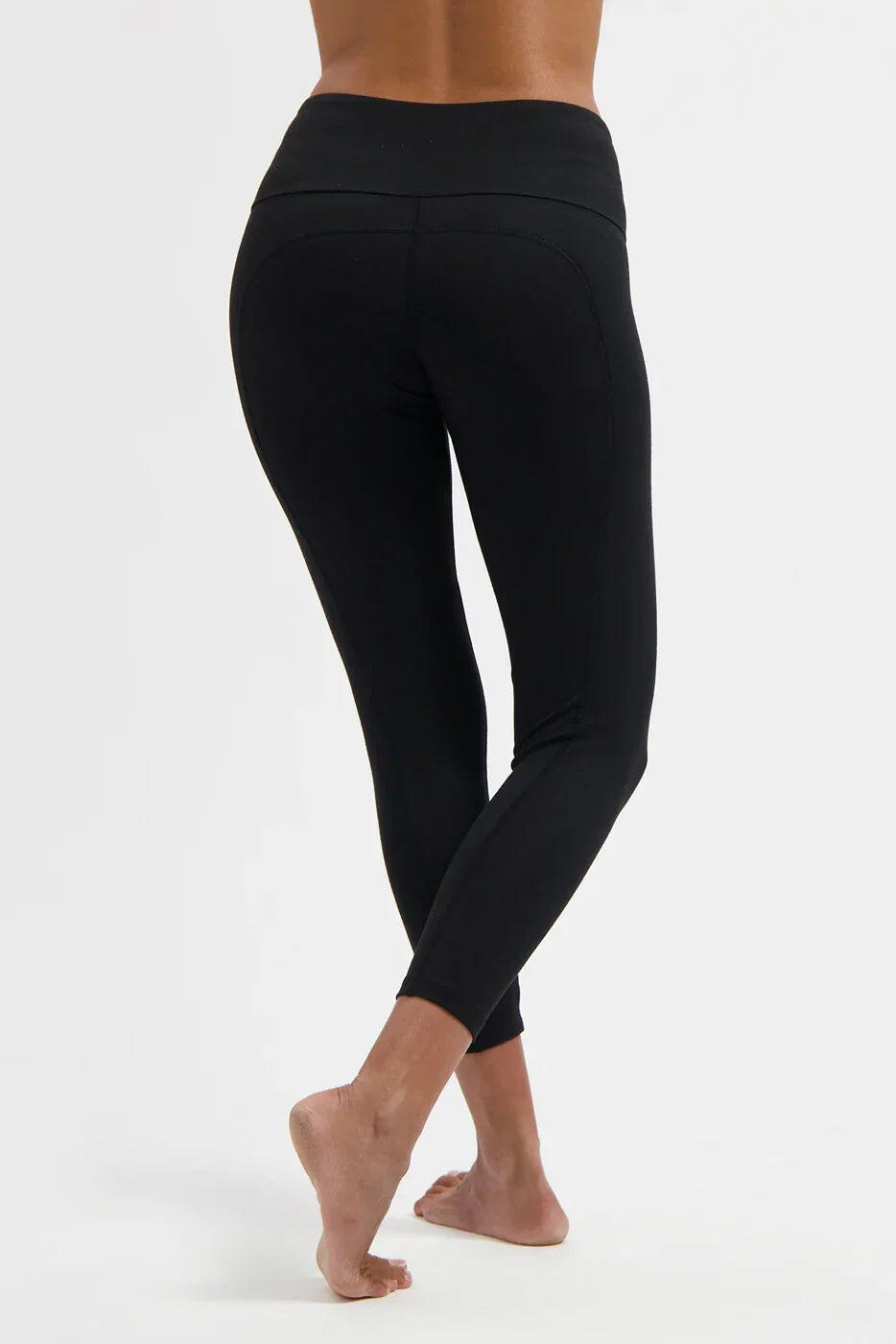 Legging de Yoga et Pilates Sport 7/8 Sati à Taille Croisée – Noir Onyx 3/5