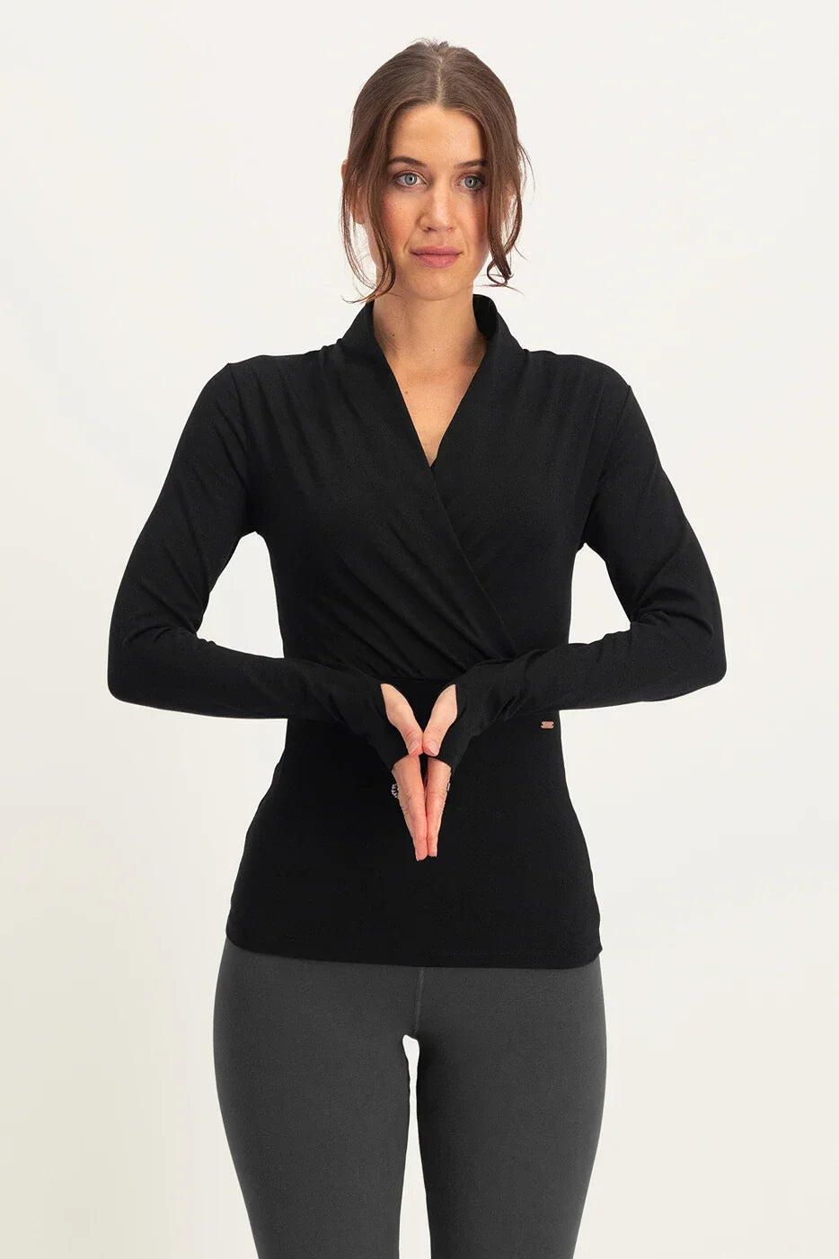 Ishtar - Haut de Yoga et Pilates élégant à manches longues - Noir Onyx 1/5