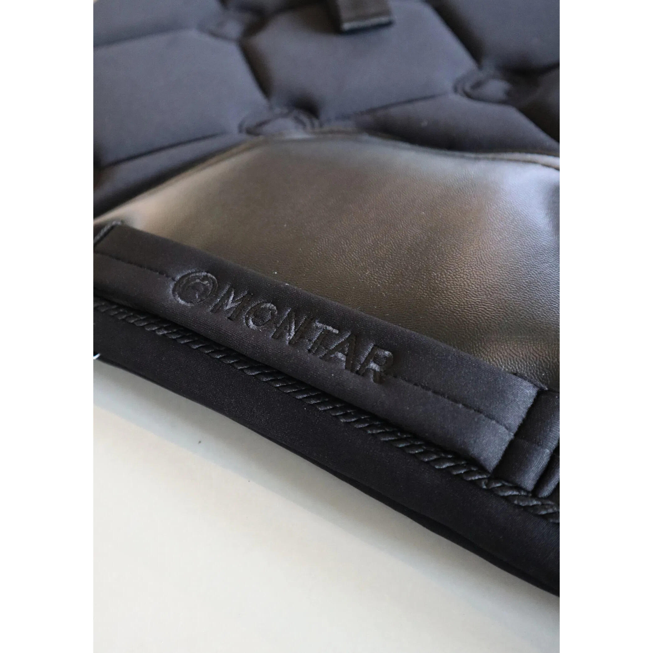 Dressage saddle pad for horses Montar Flow 2/4