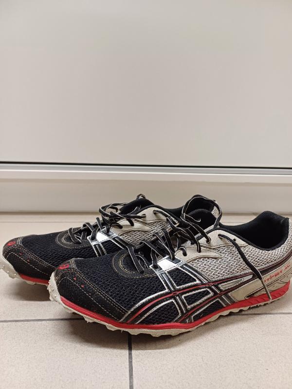 Tussen Particulieren - Veldloopspikes Asics maat 46,5 3/6