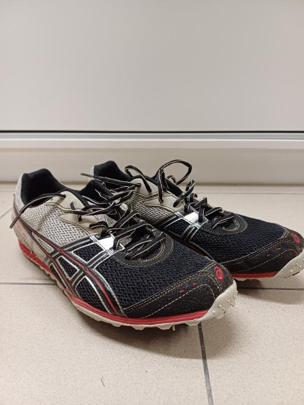 Tussen Particulieren - Veldloopspikes Asics maat 46,5 2/6