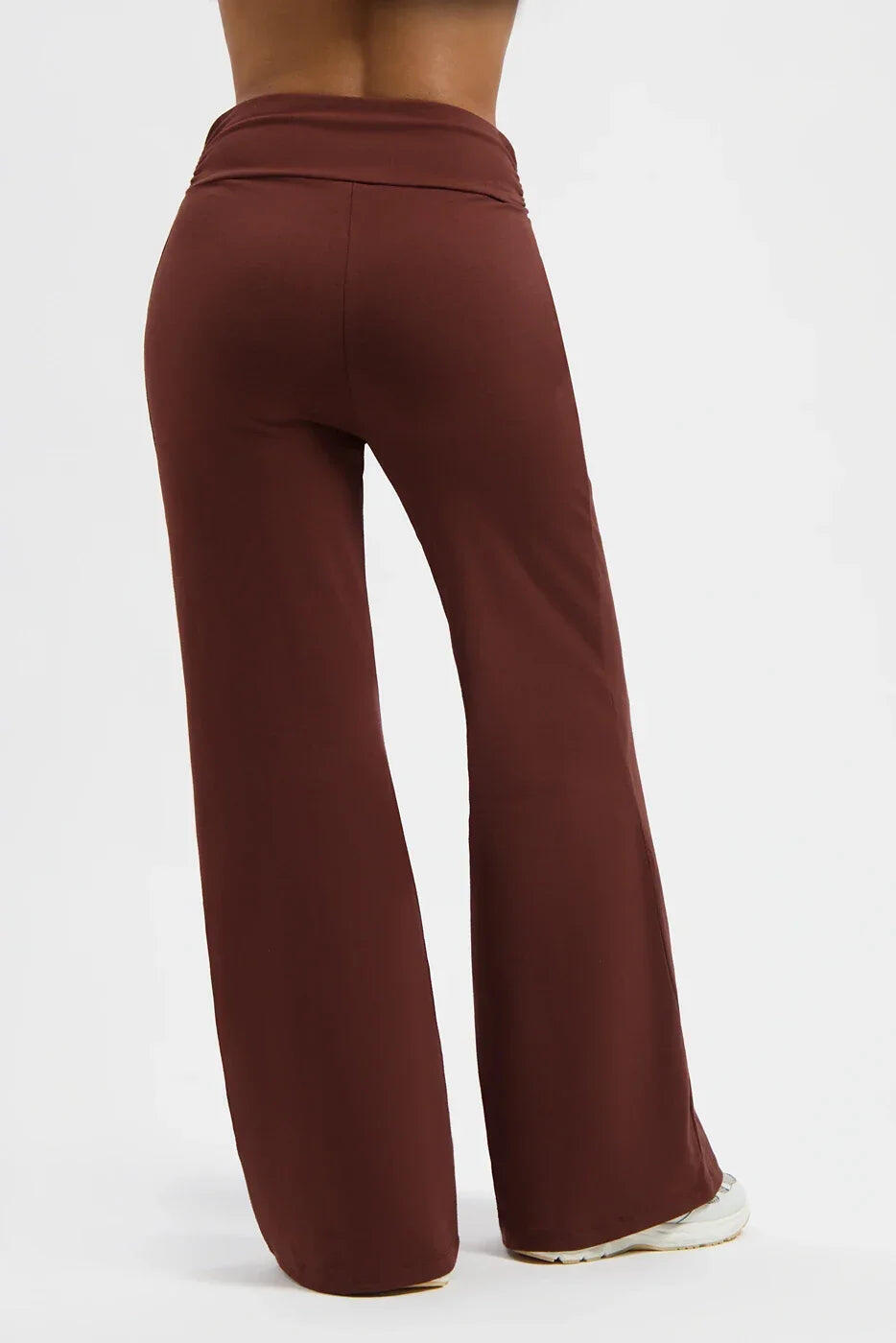 Pantalon de Yoga et Meditation tendance à coupe ample Maeve - Marron 3/5