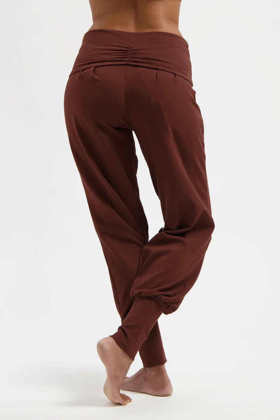 Devi - Comfortabele loosefit aladdin broek met omslagband- bio katoen- Bruin 3/5