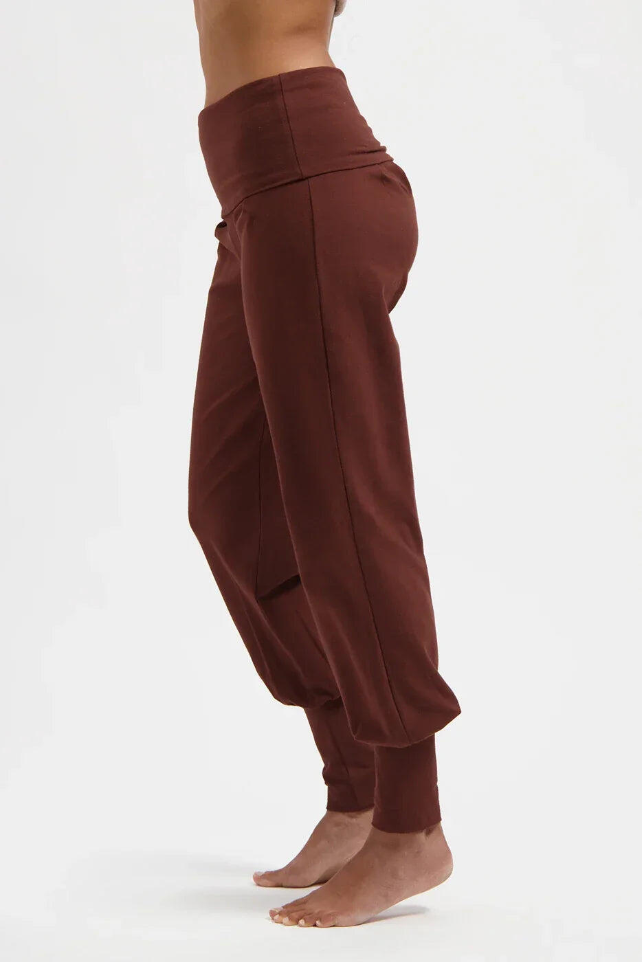 Devi - Comfortabele loosefit aladdin broek met omslagband- bio katoen- Bruin 2/5