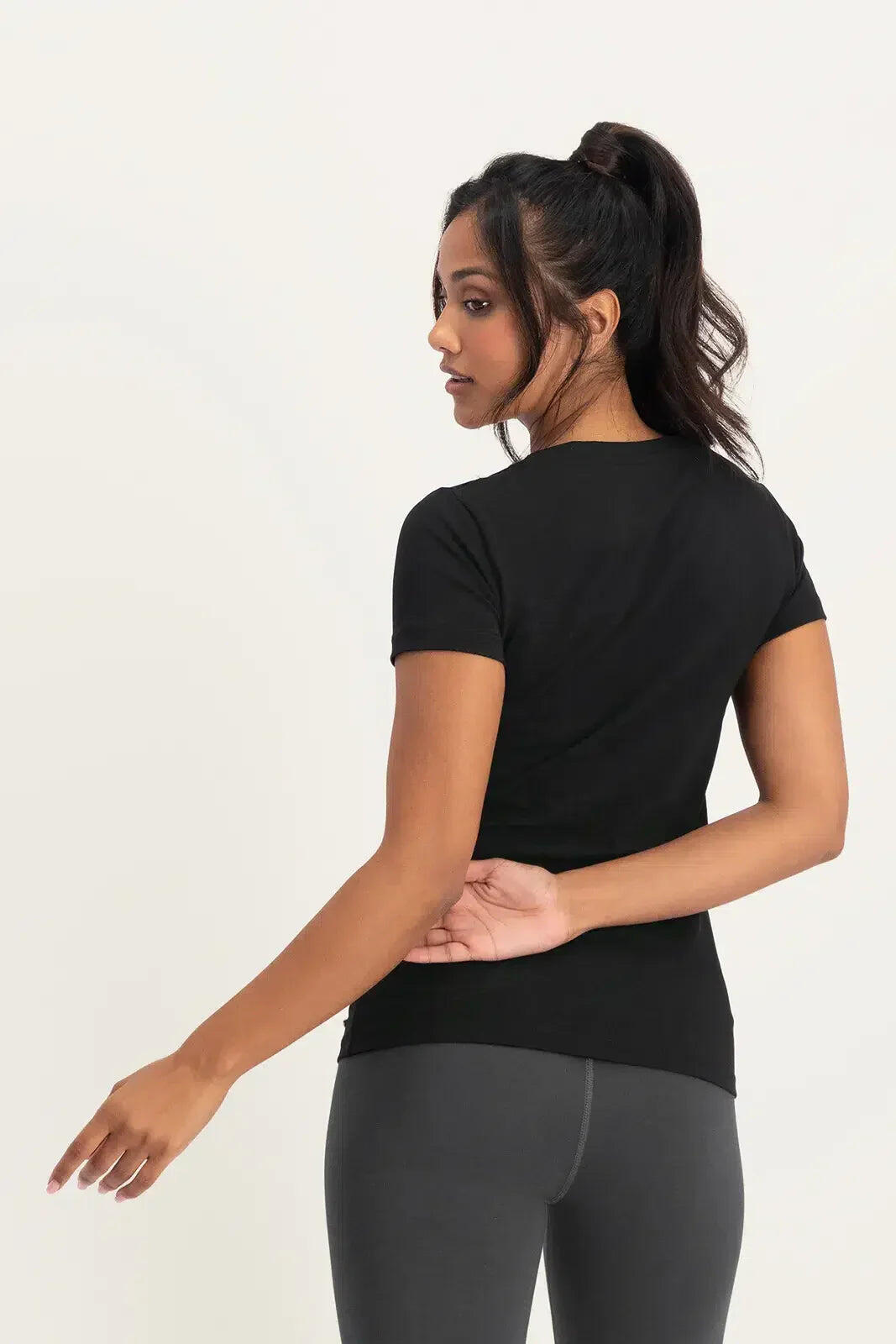 T-shirt de Yoga et Pilates Hamsa Core  - Noir Onyx 3/5