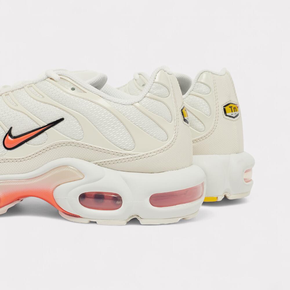 Nike Air Max Plus - Phantom Orange 6/7