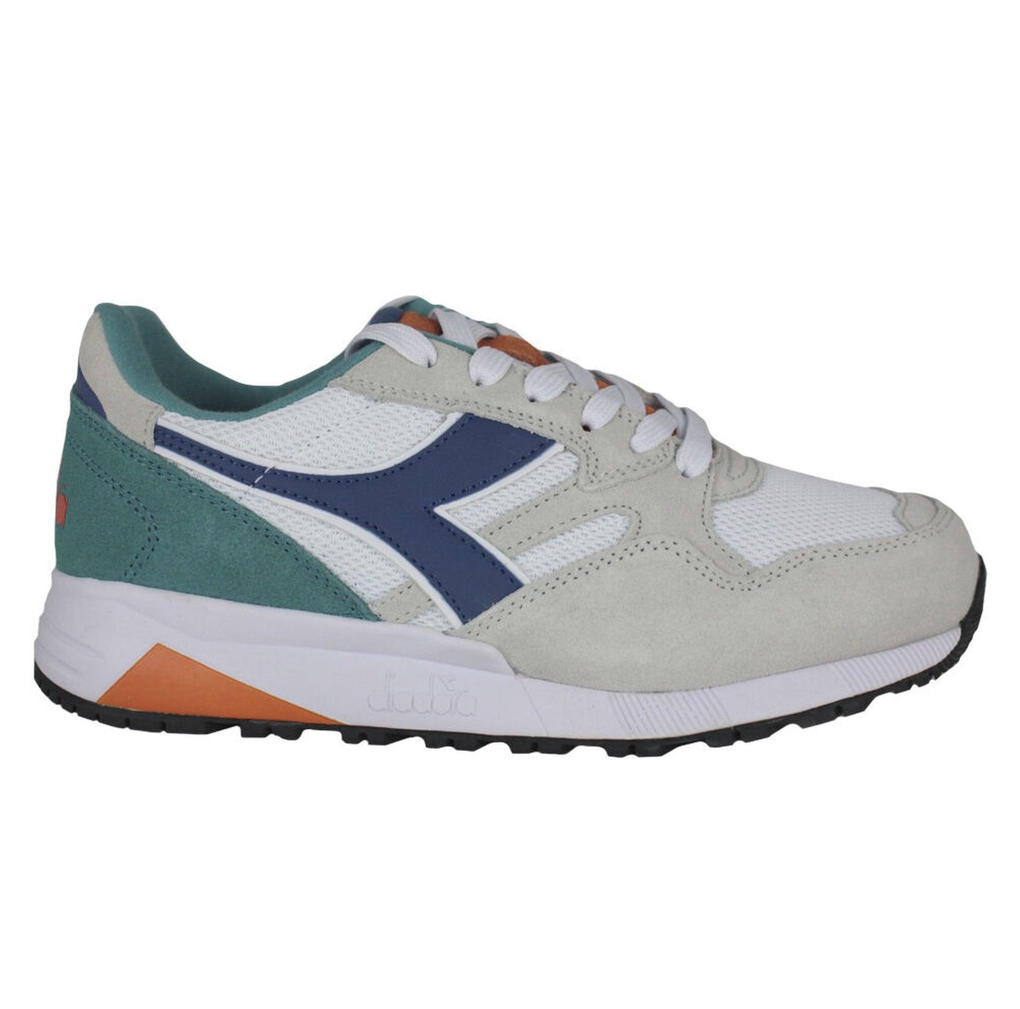 DIADORA picture
