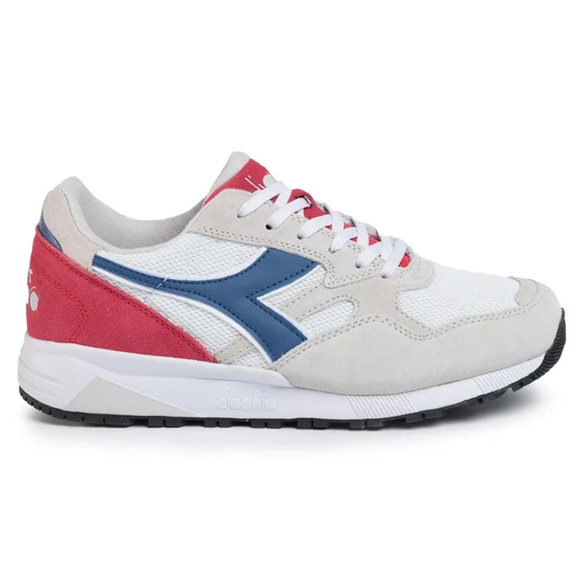 DIADORA picture