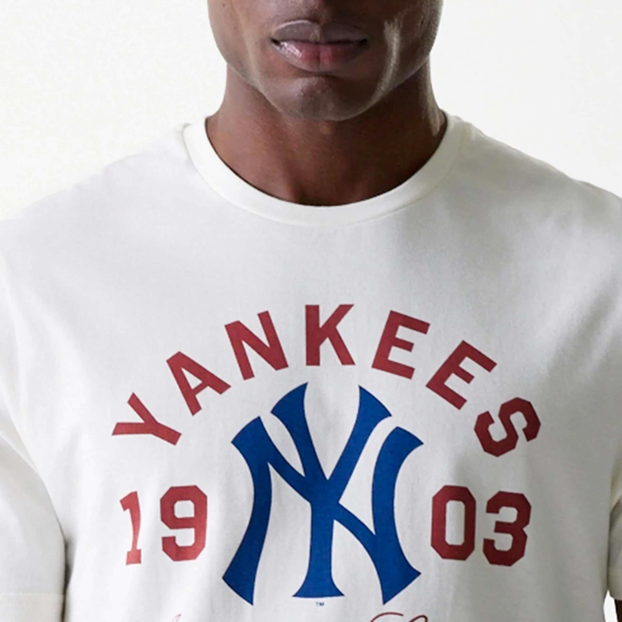 T-Shirt New Era Mlb Wrdmrk Reg Tee Neyyan Ofw Erwachsene 4/5