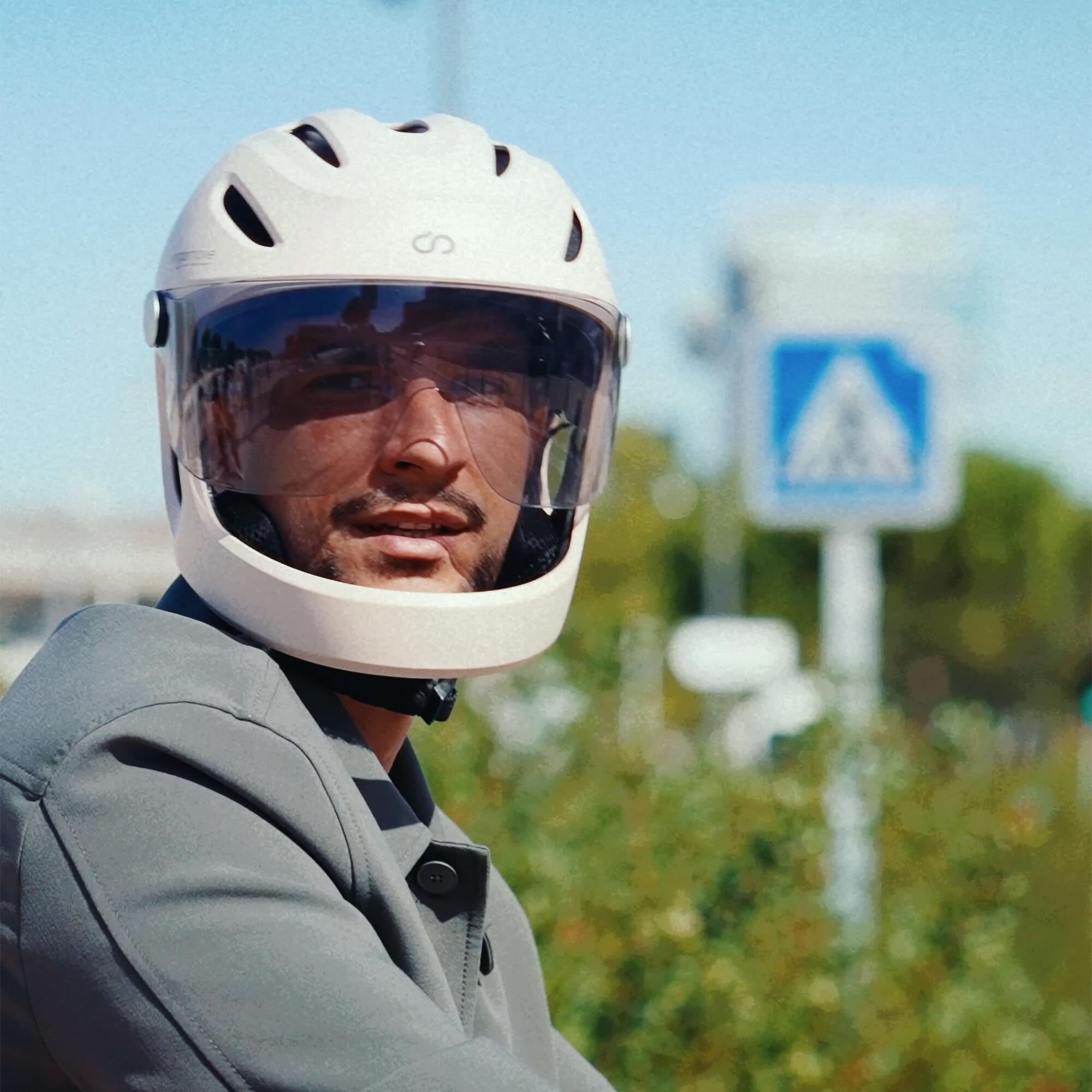 Virgo Integral Champagne - Casco integrale urbano con visiera e luce posteriore 6/9