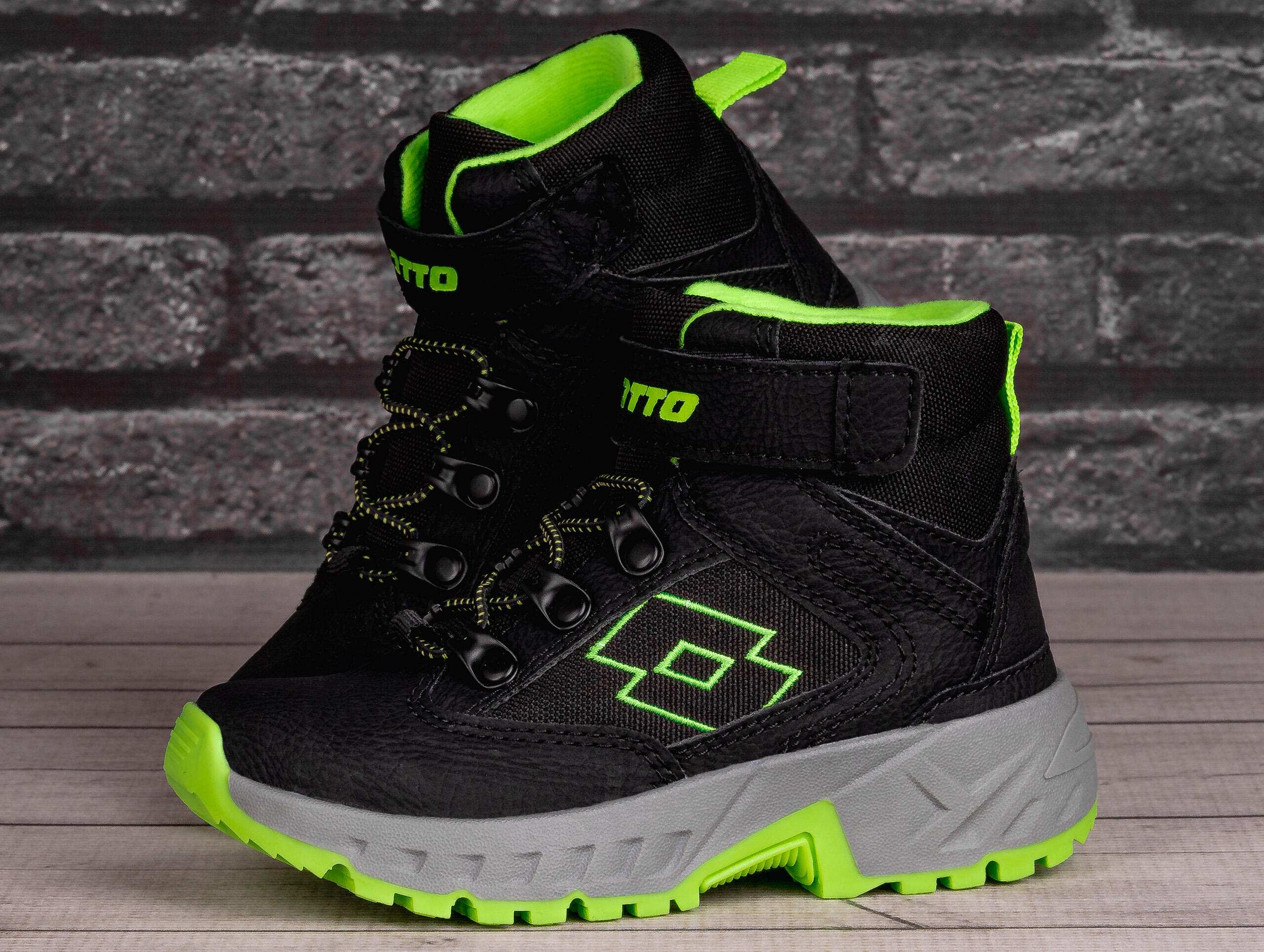 Buty dziecięce zimowe Lotto WOODLARK MID K 3/7