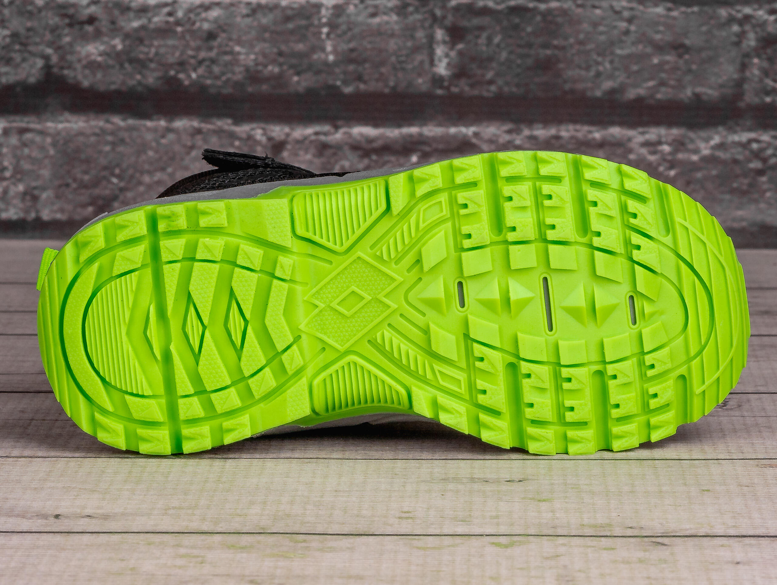 Buty dziecięce zimowe Lotto WOODLARK MID K 5/7
