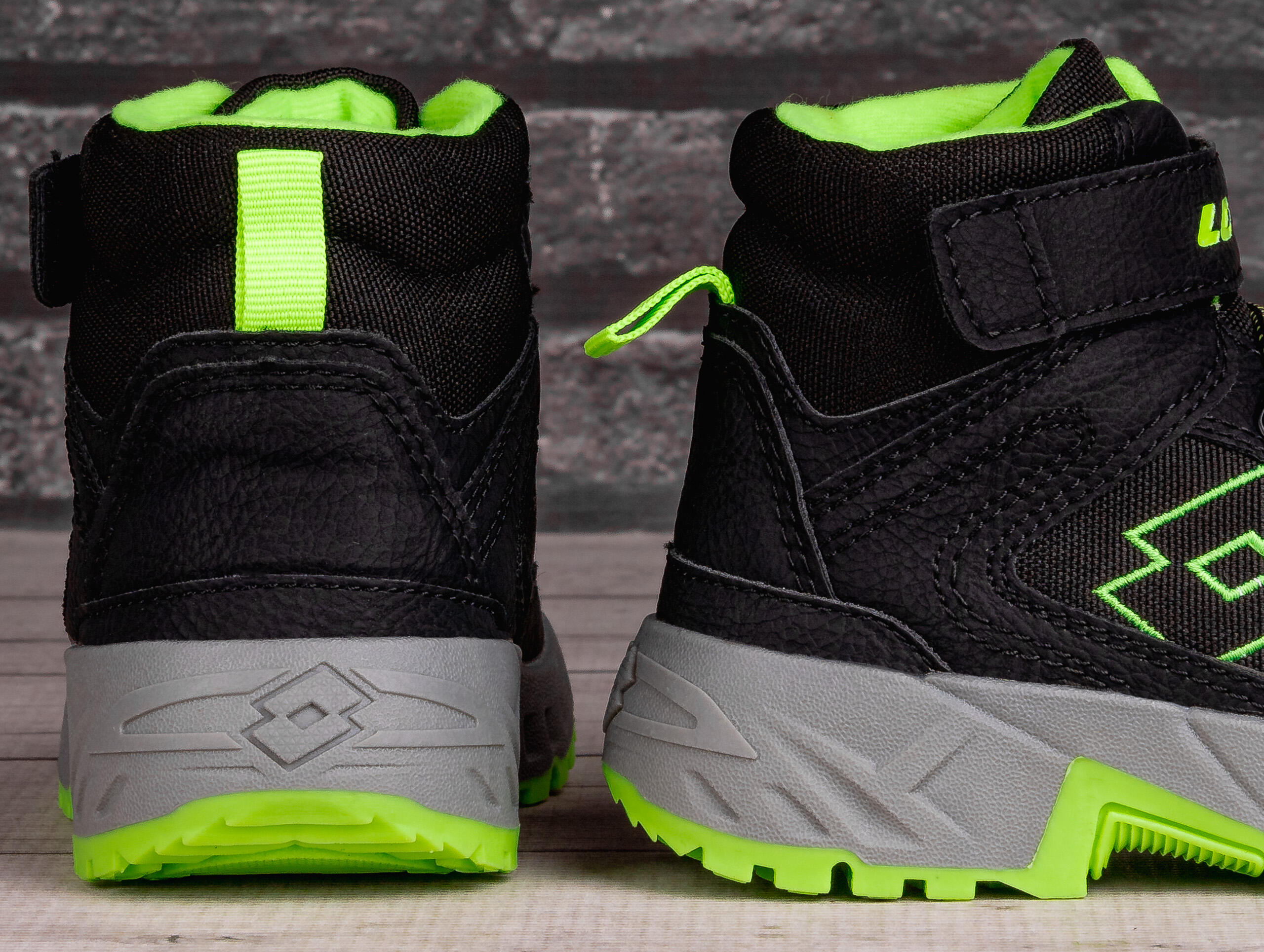 Buty dziecięce zimowe Lotto WOODLARK MID K 4/7