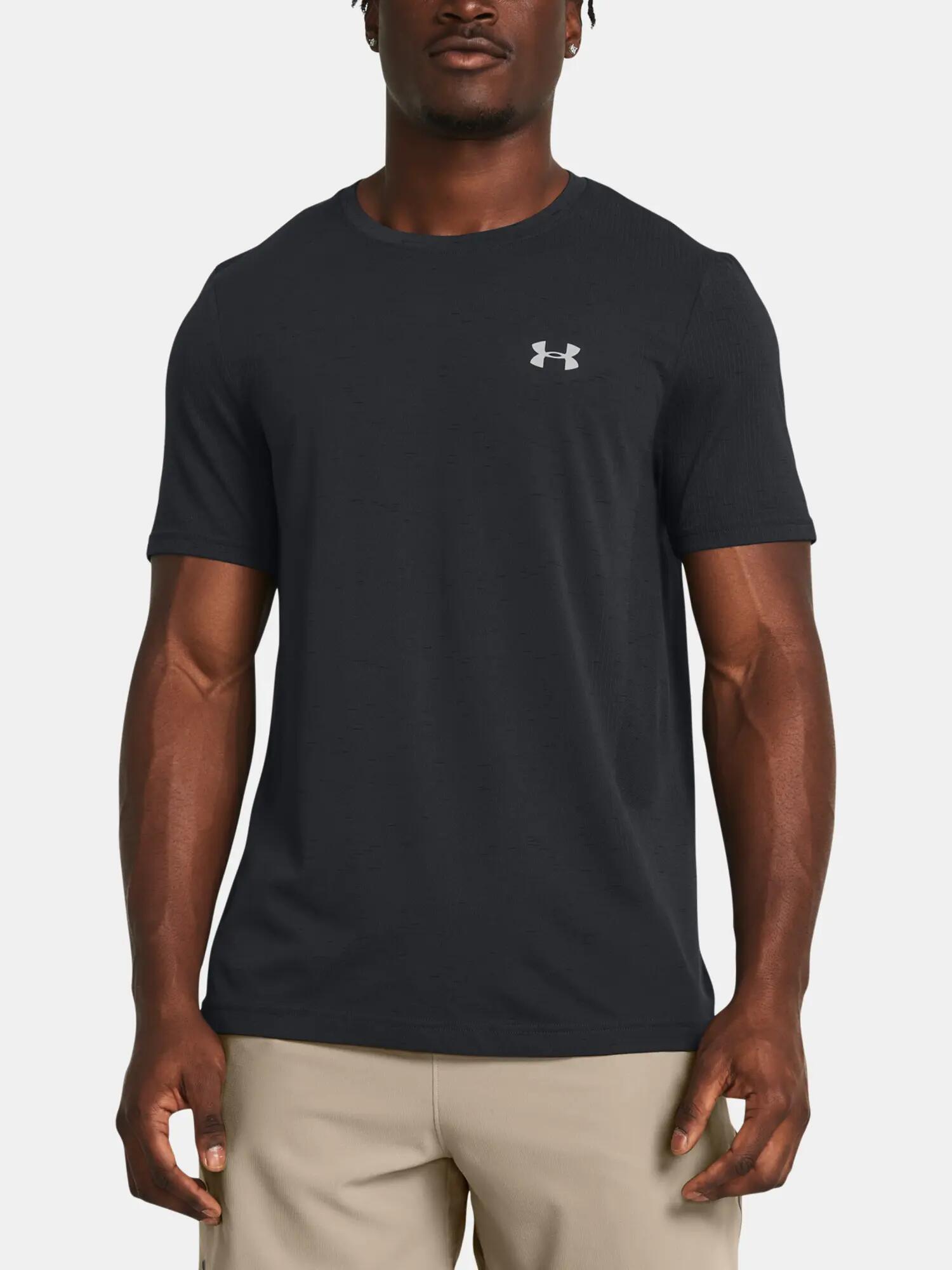 UNDER ARMOUR picture