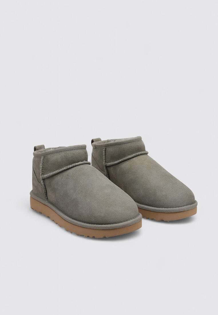 Sandale
Botte esquimau Baskets Femme UGG CLASSIC ULTRA  MINI II Ver 2/7