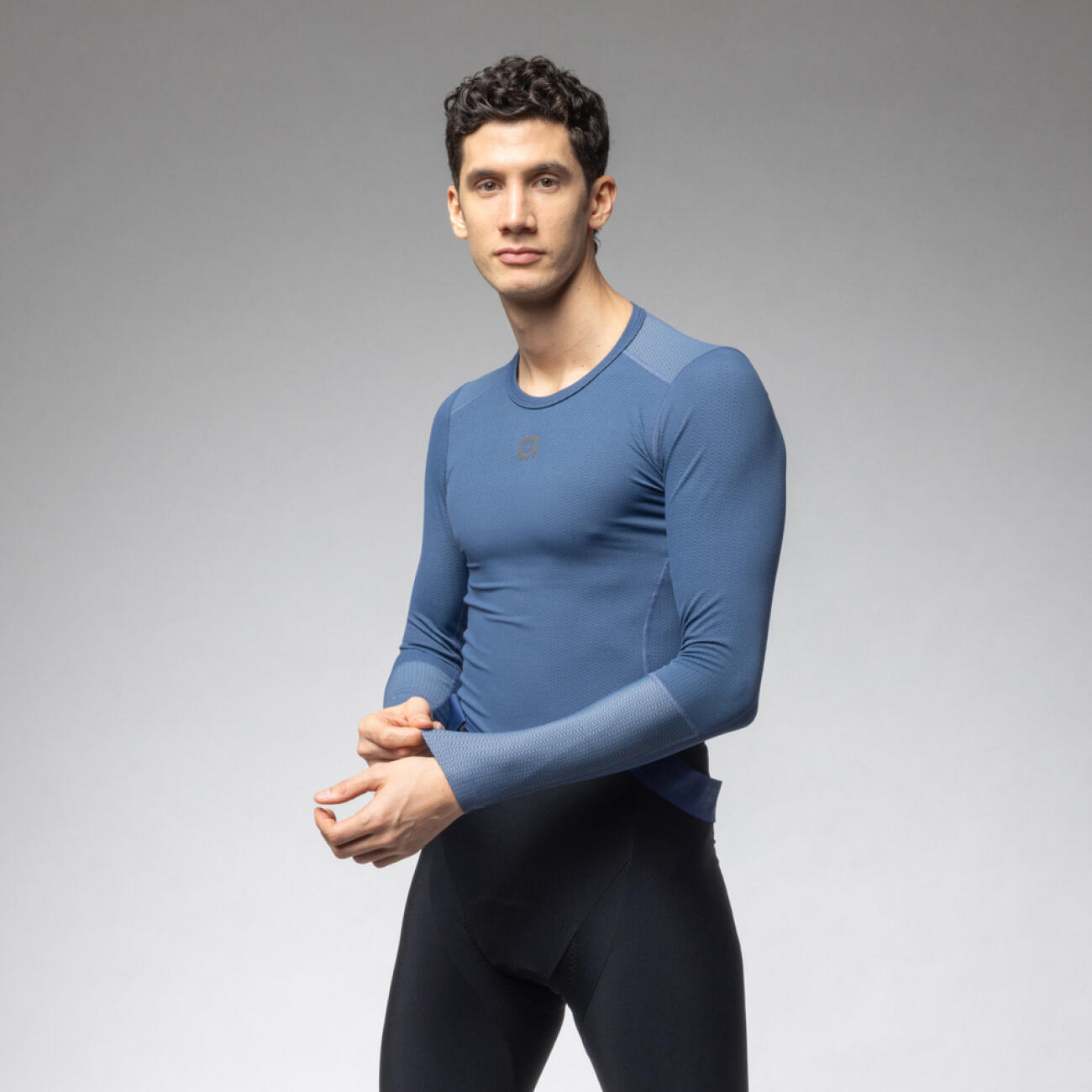 pedaled cargo bib Odyssey Shorts ISO Width (mm)-44 they feature three storage Vaude Augsburg III (L) Color:Lagoon Blue
