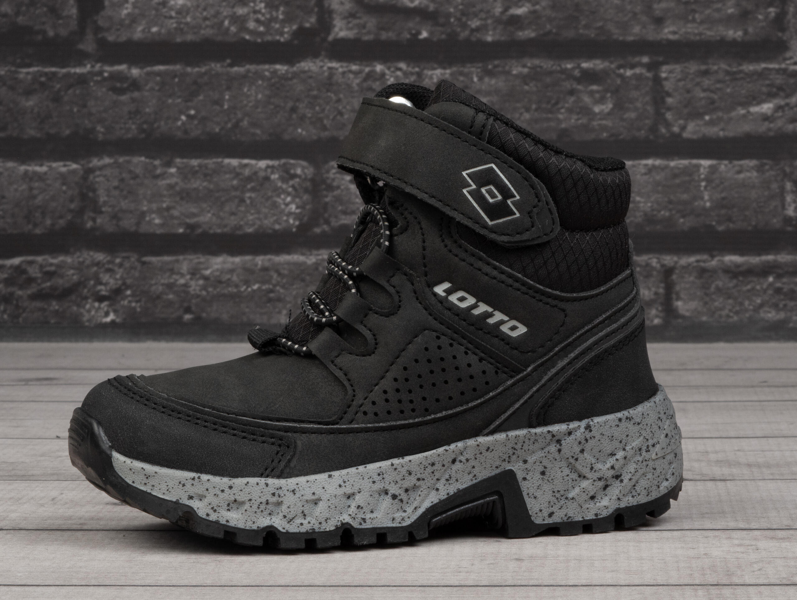 Buty dziecięce zimowe Lotto ALDERTON MID K 3/7
