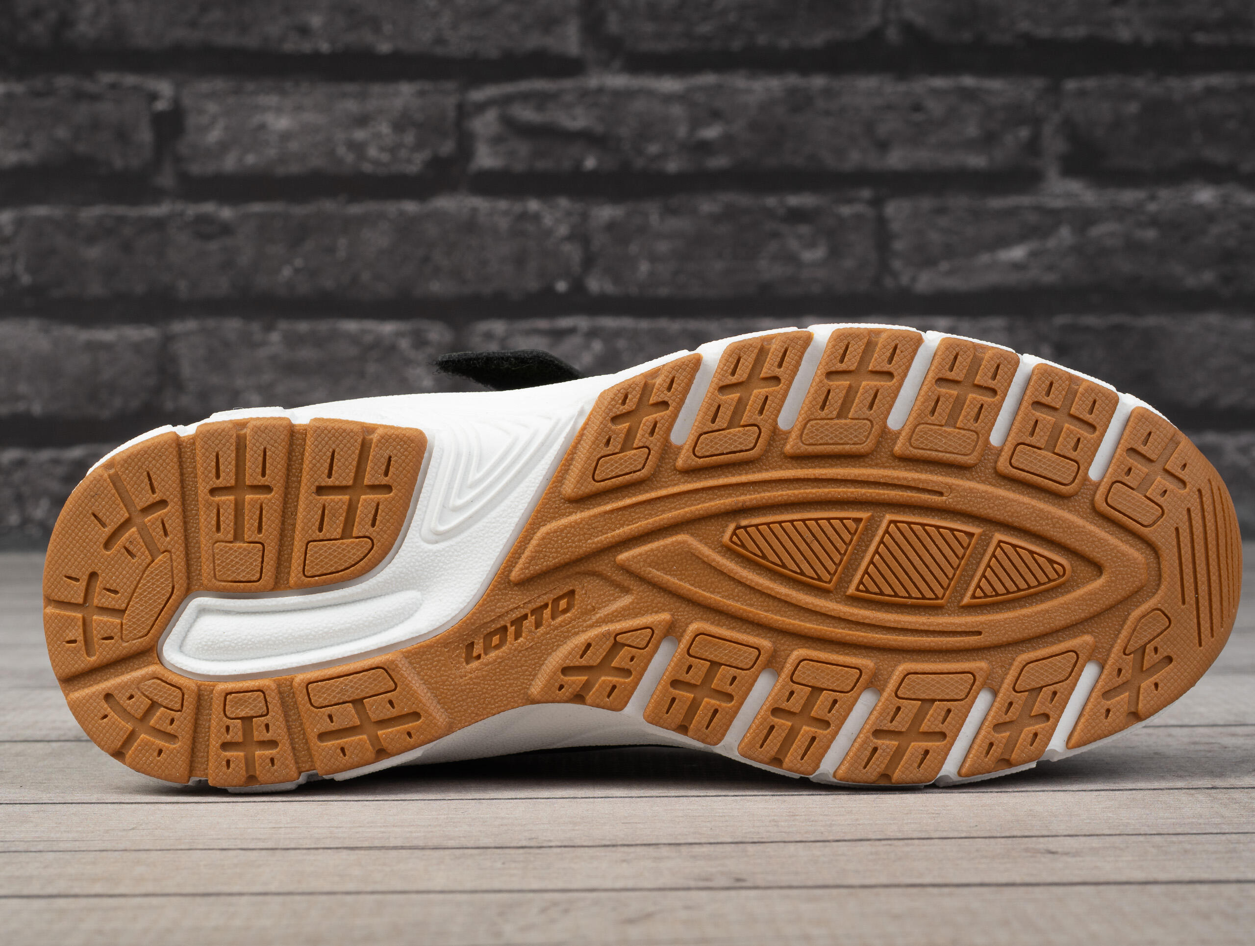 Buty dziecięce sportowe Lotto BUZZY K 5/7