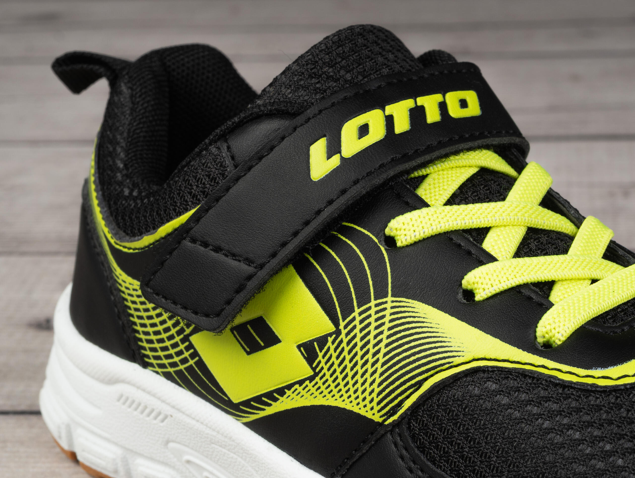 Buty dziecięce sportowe Lotto BUZZY K 6/7
