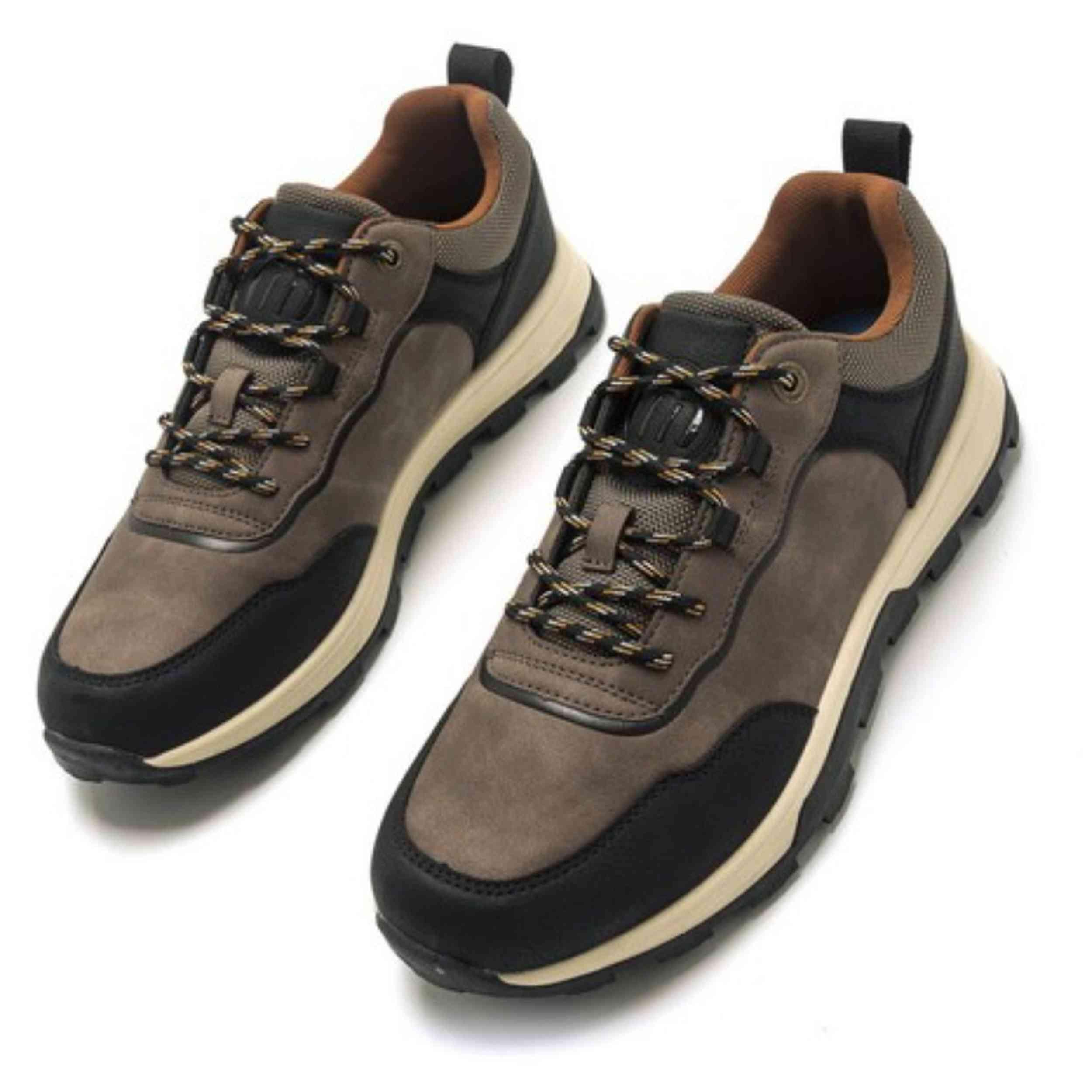 Scarpe Mustang modello 84455 per uomini 2/4