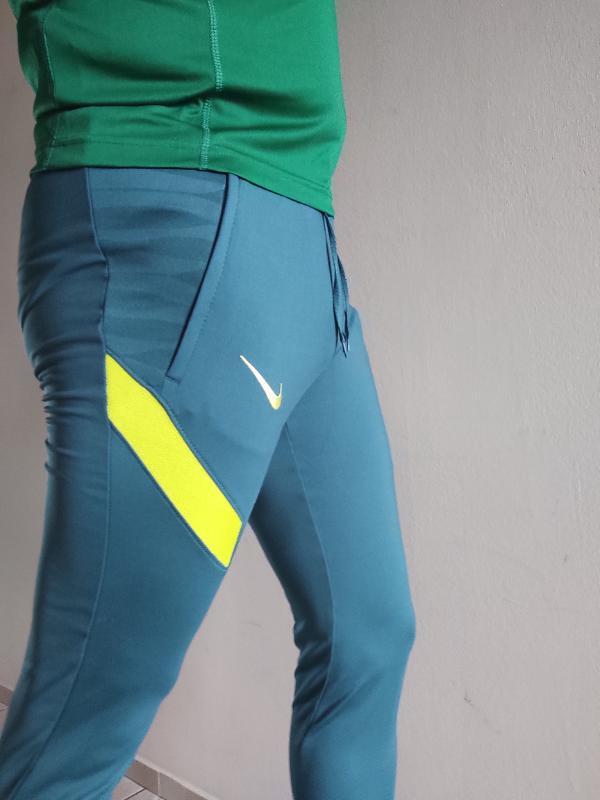 Tussen Particulieren - Nike strike broek 6/7