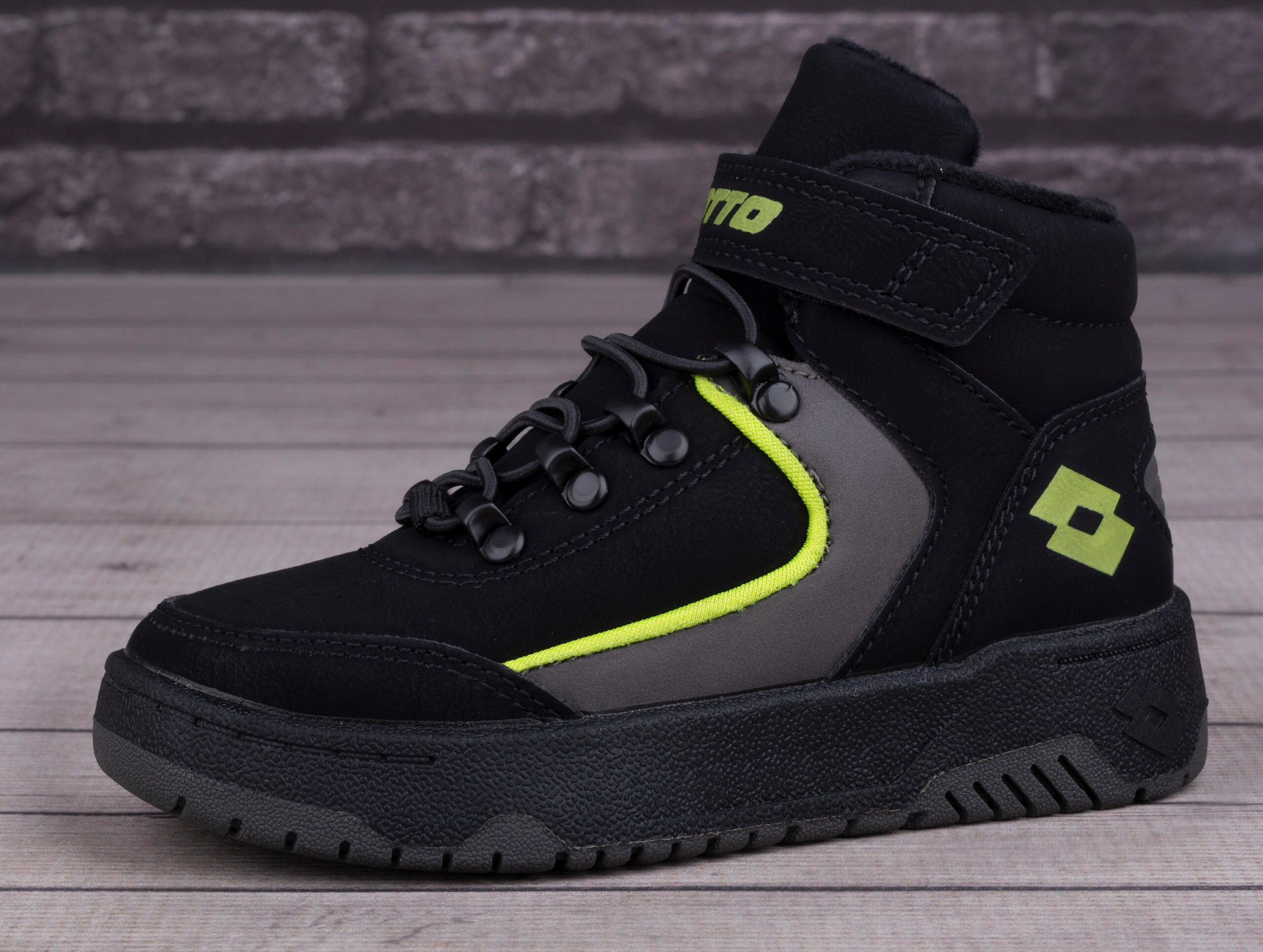Buty zimowe dziecięce ocieplane Lotto JABSTER FUR K 3/6
