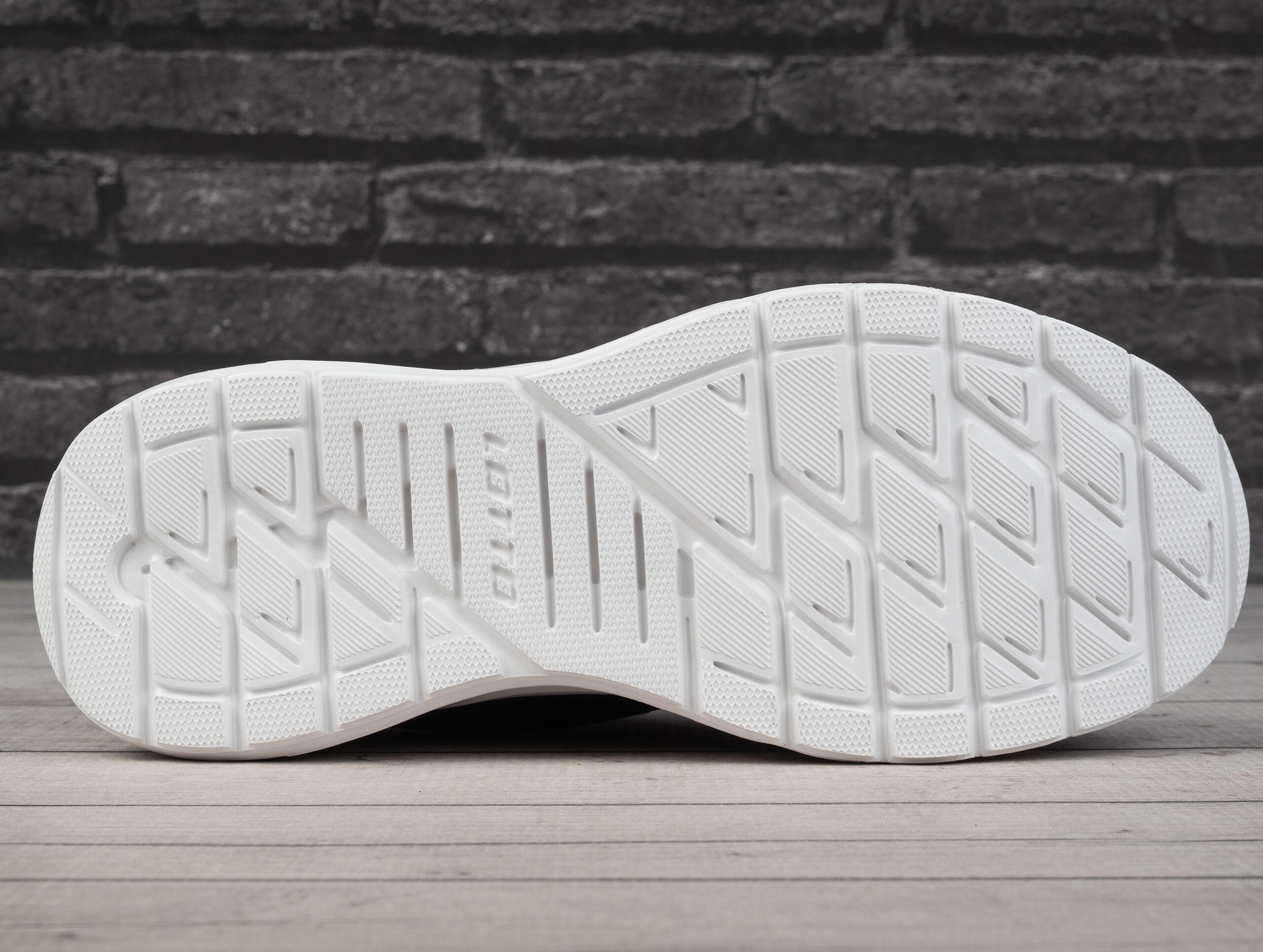 Buty męskie sportowe do chodzenia Lotto SPIRITIV 5/7