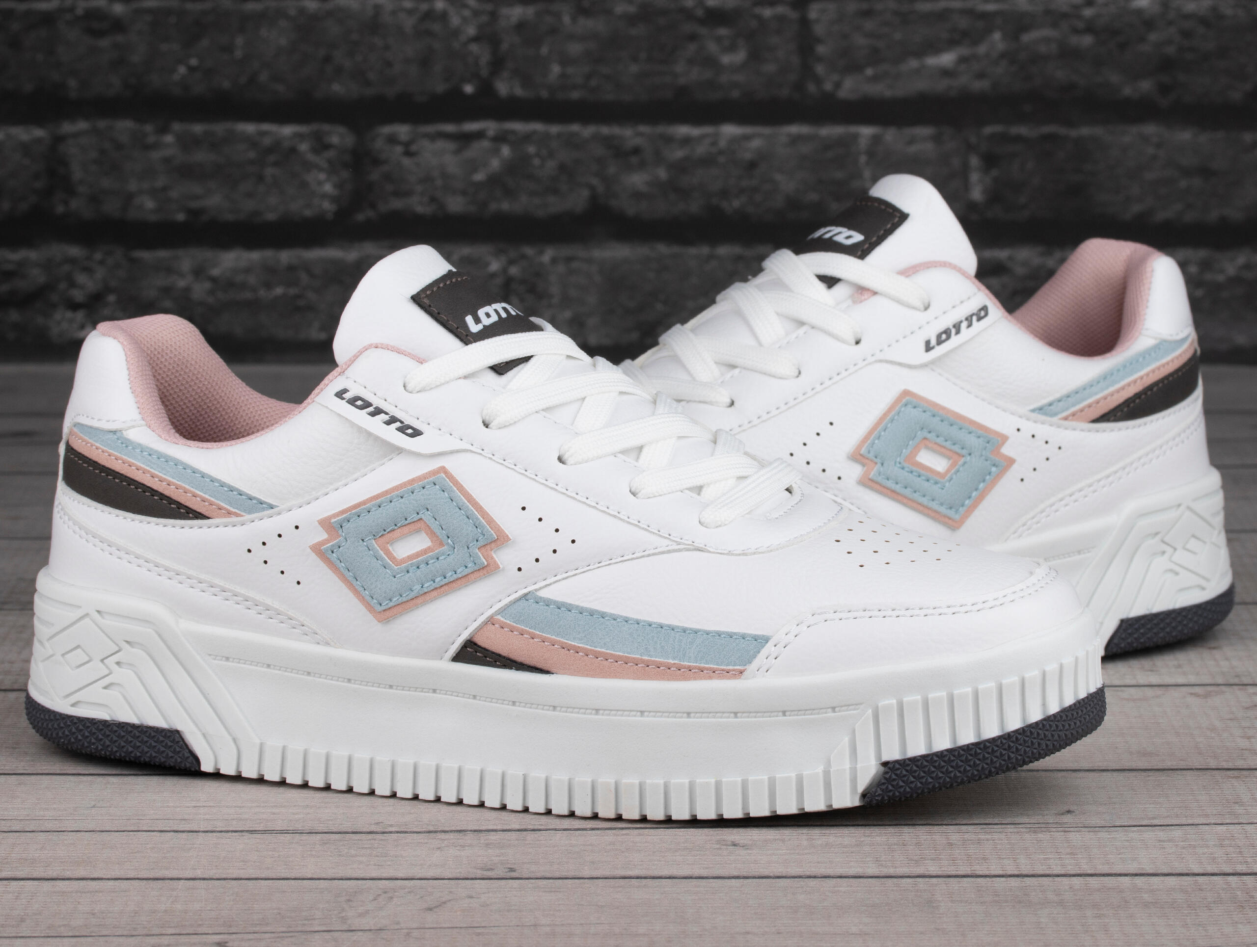 Buty damskie sportowe Lotto PINADEE