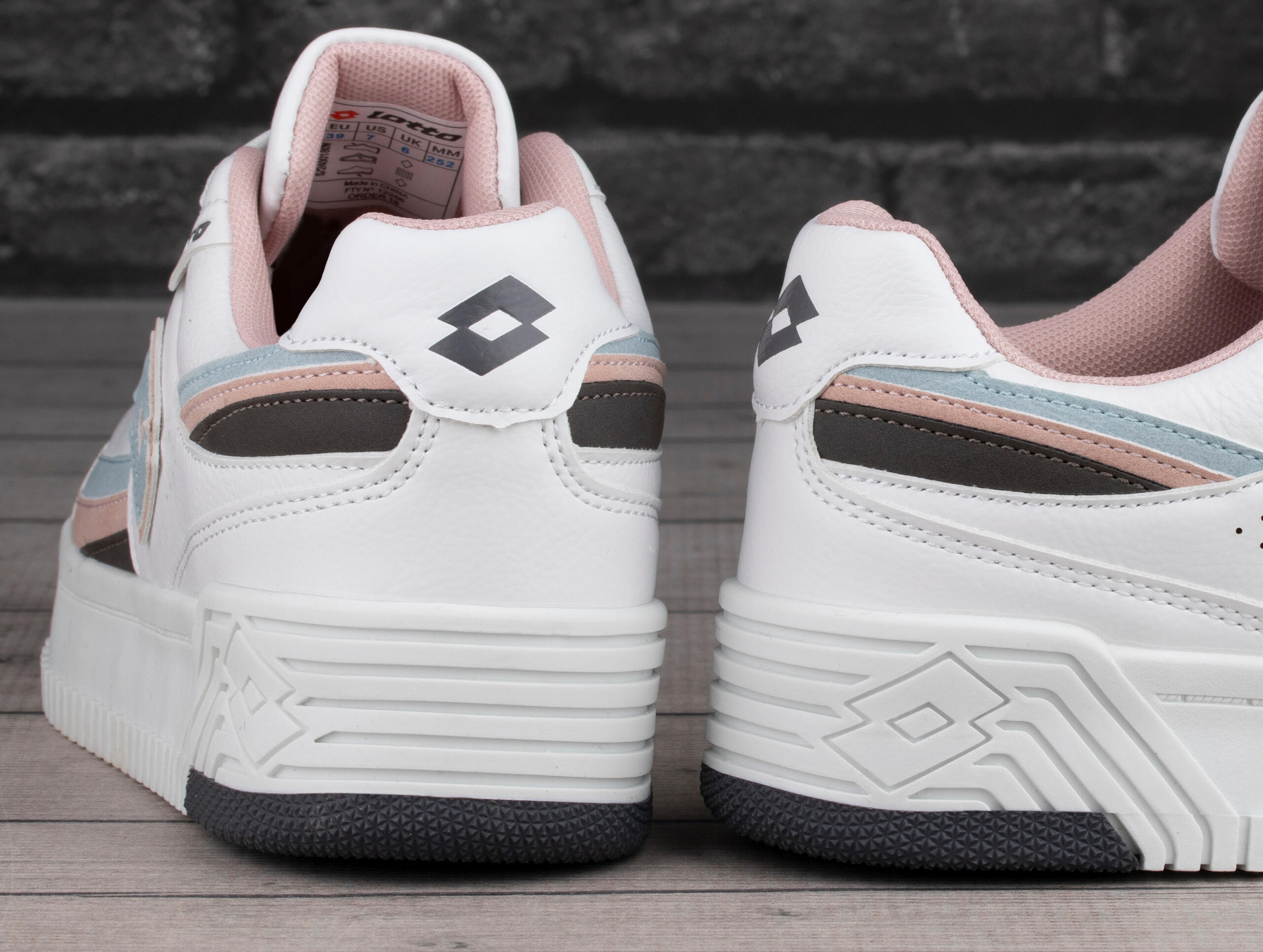 Buty damskie sportowe Lotto PINADEE 4/6