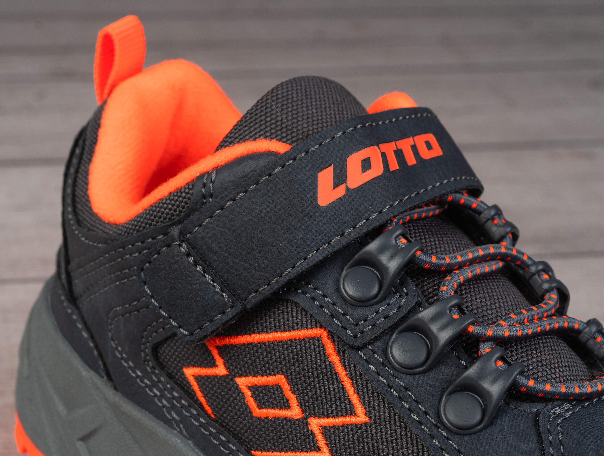 Buty dziecięce sportowe Lotto WOODLARK K 6/6
