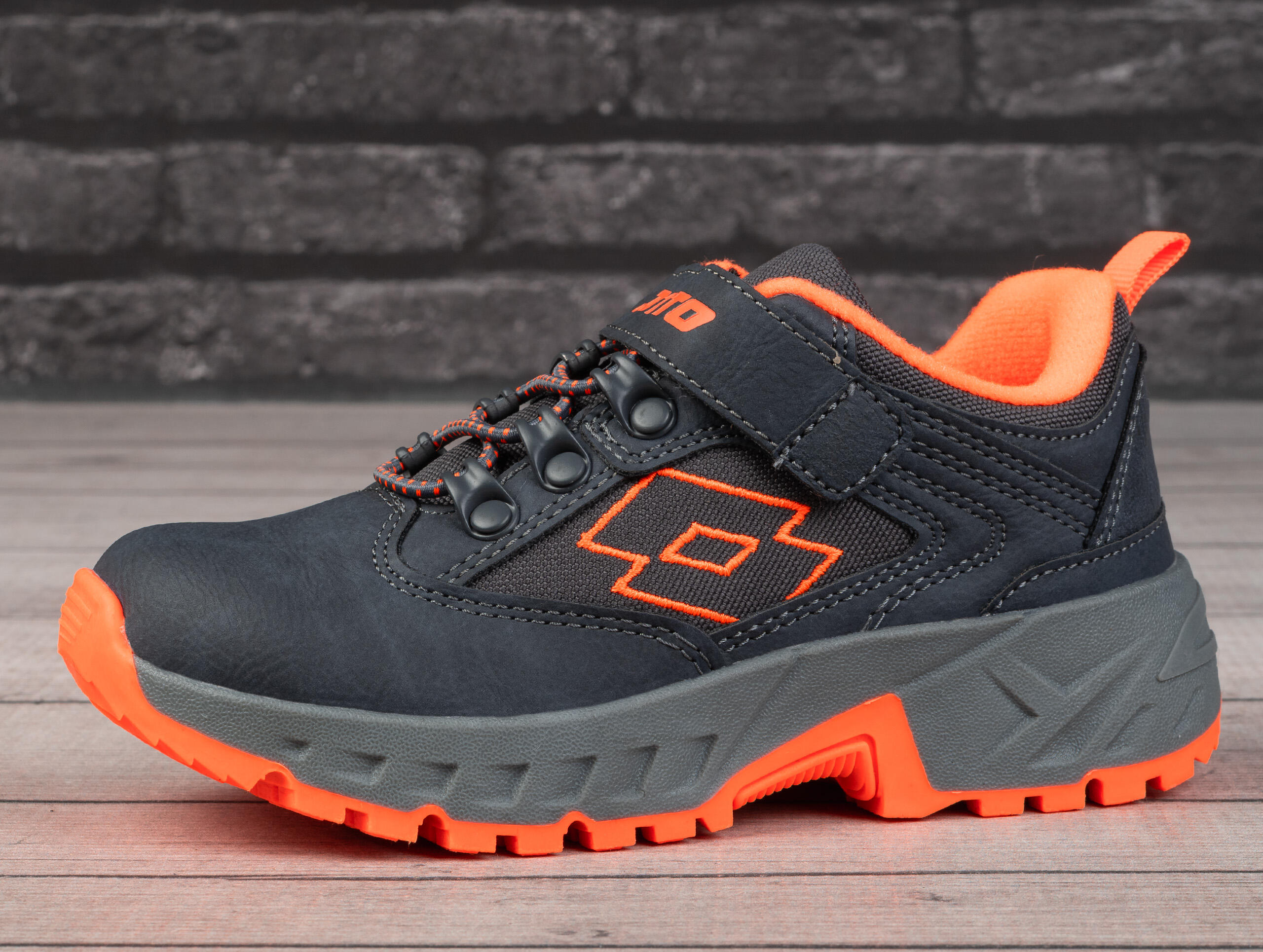 Buty dziecięce sportowe Lotto WOODLARK K 3/6