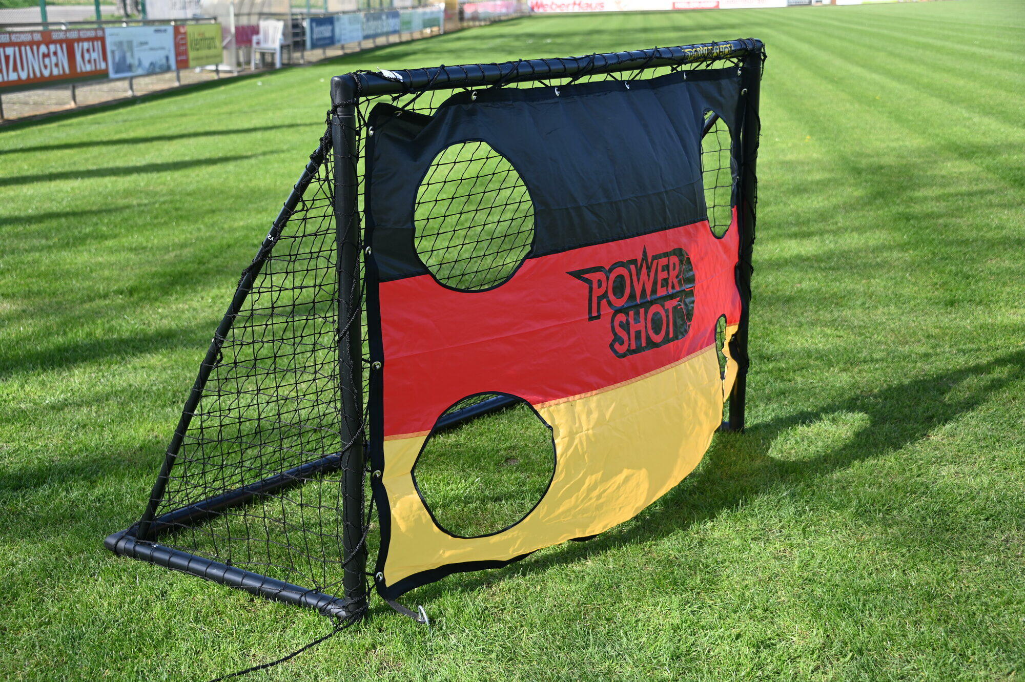 Baliza de futebol preta (1,8 x 1,2 m) + Parede de remate Alemanha 3/4