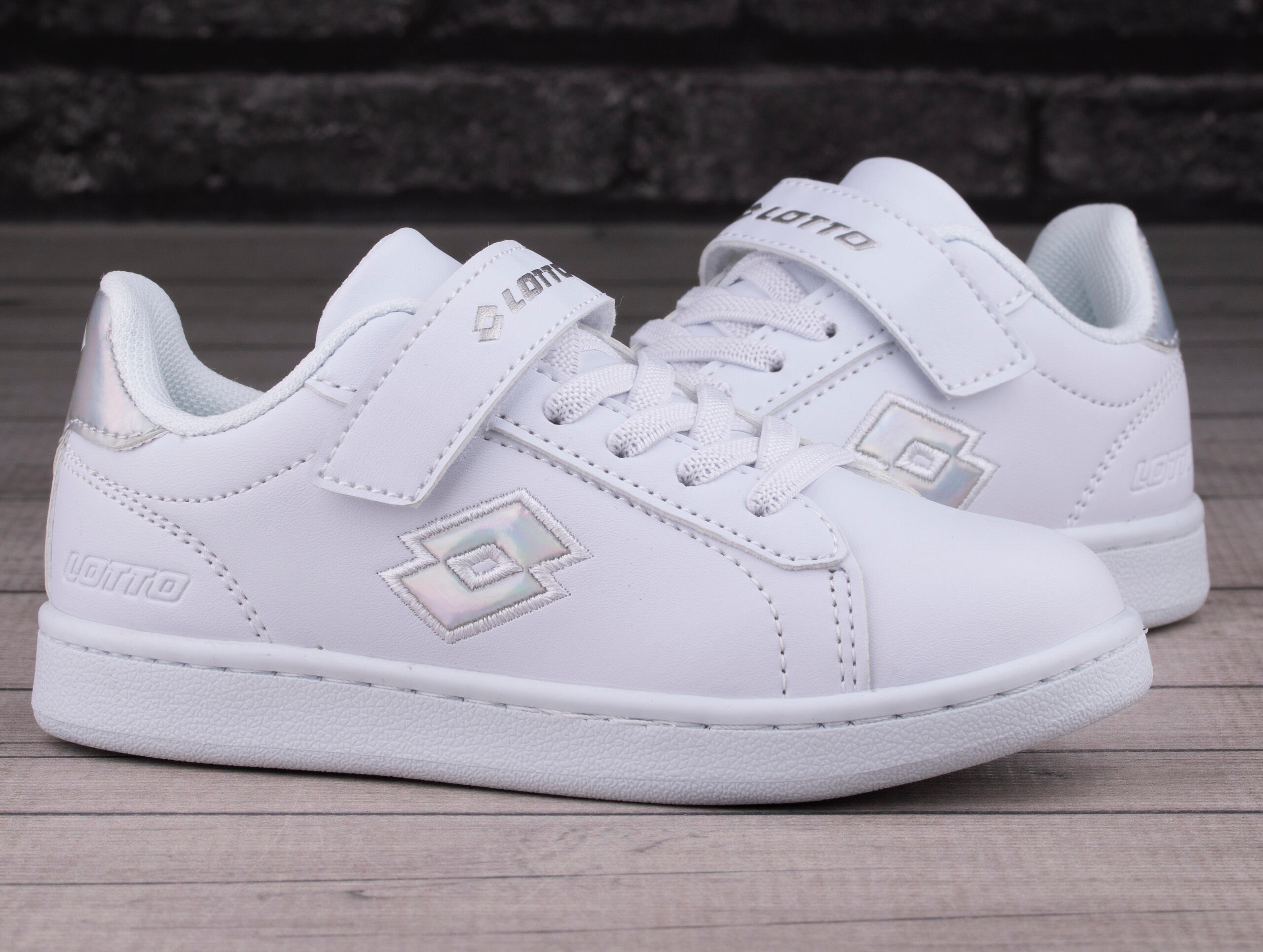 Buty dziecięce sportowe na rzep Lotto DAMPOLIS GC K